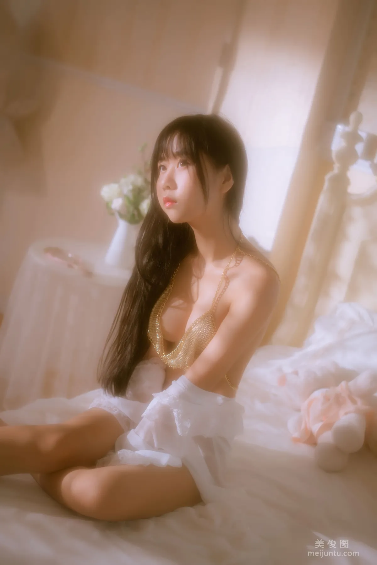 [COS福利] 萌芽兒o0 - 金色套裝 9