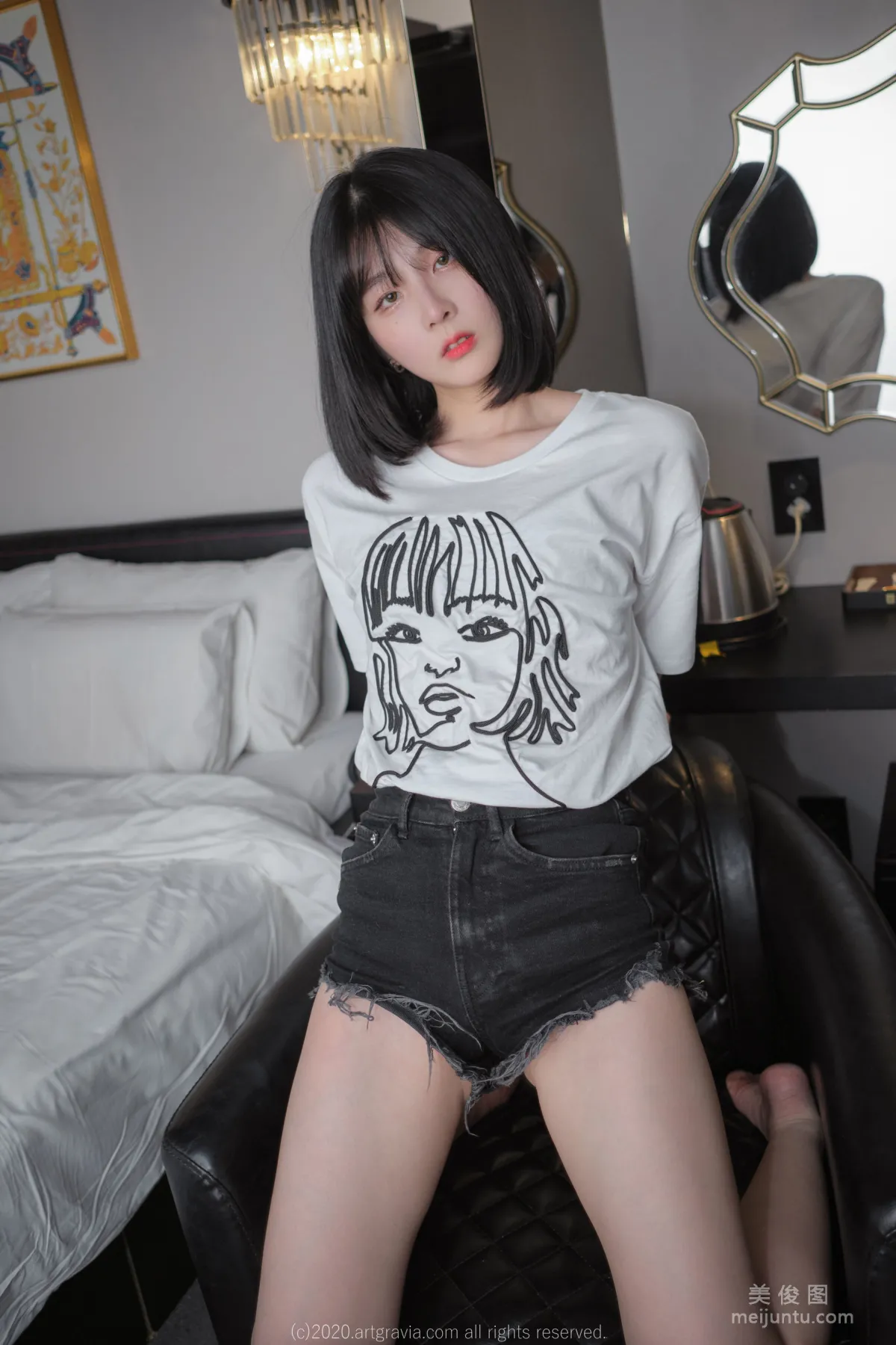 [ARTGRAVIA] VOL.181 Isabella - 熱褲妹子的誘惑 31