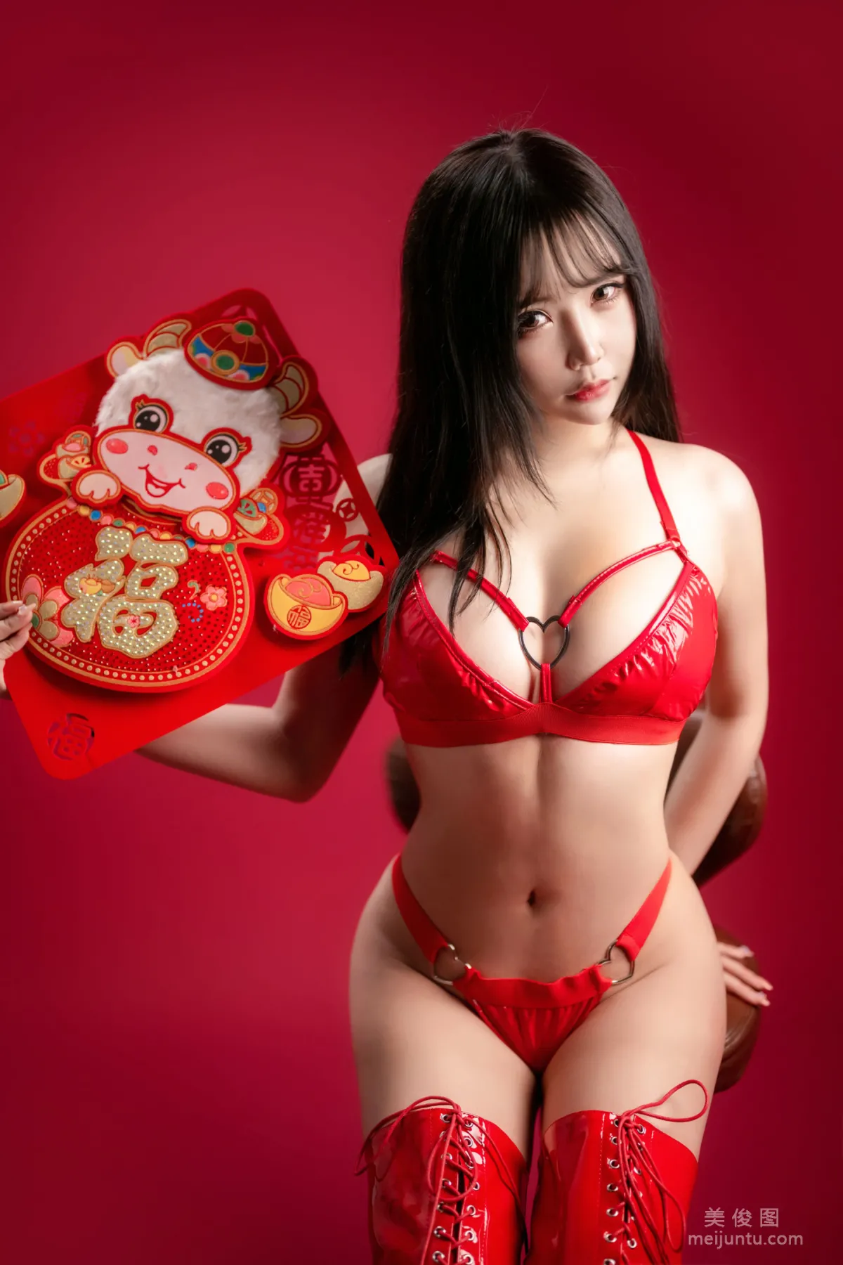 [COS福利] 抱走莫子aa - 金牛送福 24
