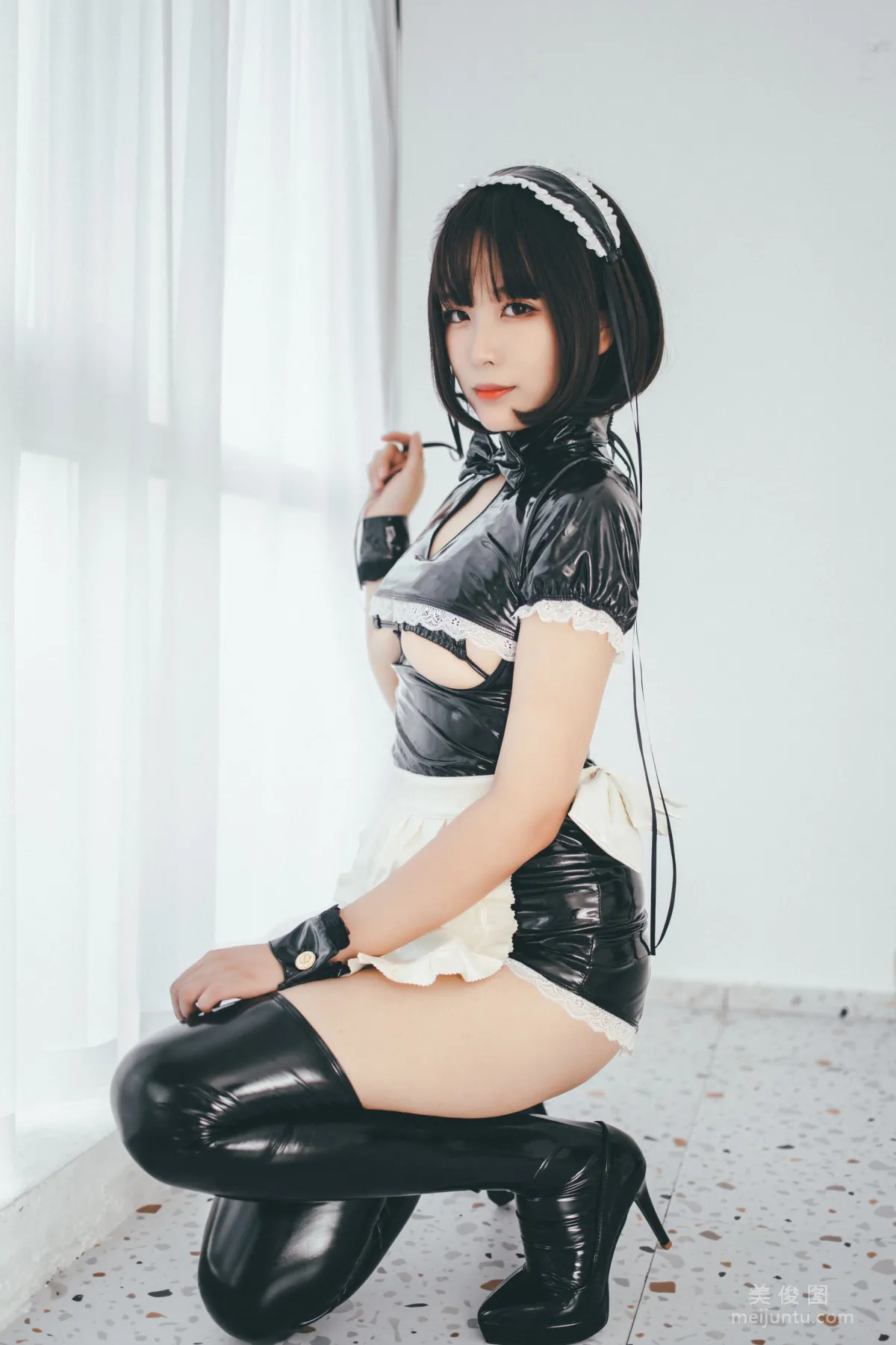 [COS福利] 軒蕭學姐 - 南半球女仆 1