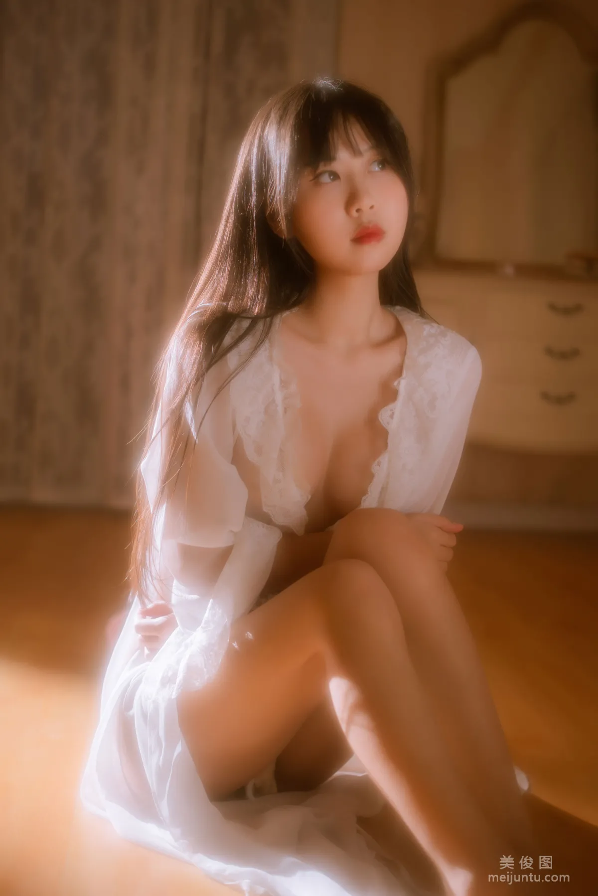 [COS福利] 萌芽兒o0 - 金色套裝 27