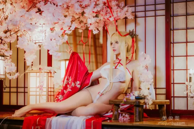 [COS福利] 動漫博主九曲Jean - 光榮新春和服