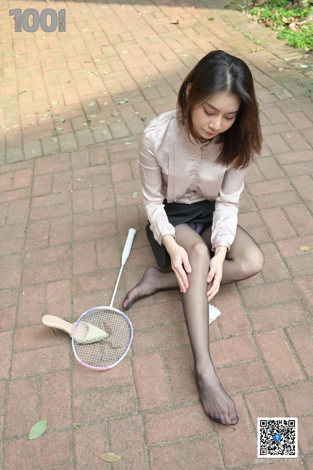[IESS異思趣向]一千零一夜 193 真真《打羽毛球3》 絲襪美腿絲足套圖 63