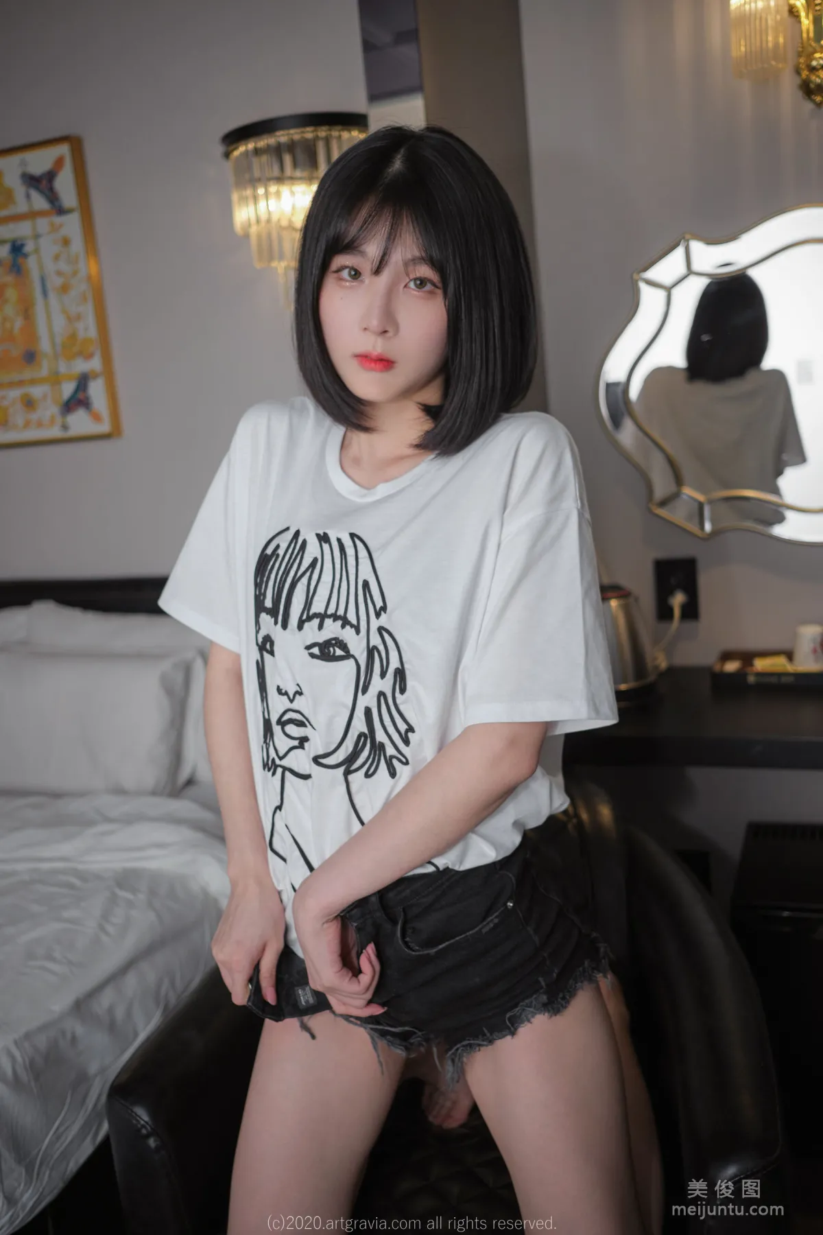 [ARTGRAVIA] VOL.181 Isabella - 熱褲妹子的誘惑 33