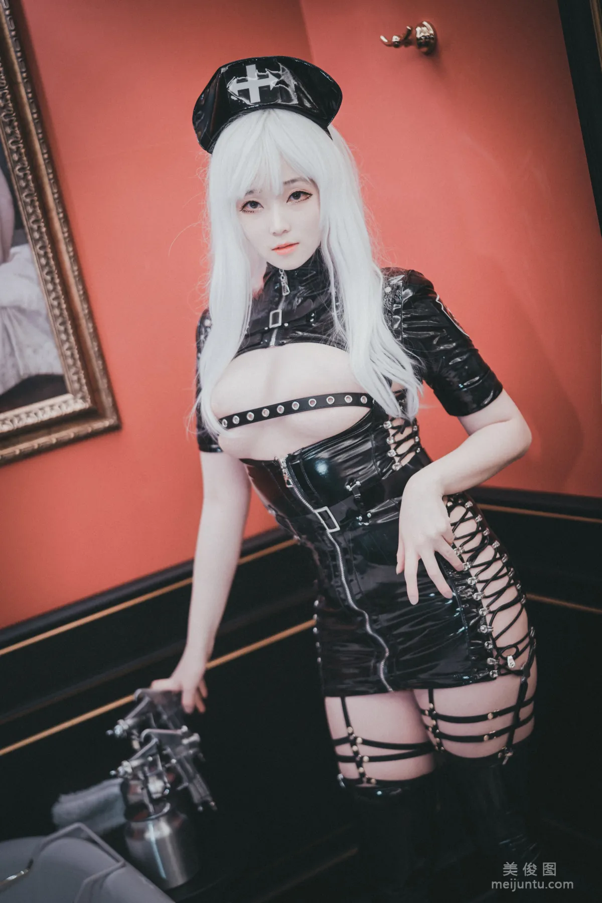 [COS福利] BamBi - Poisonous Nurse7