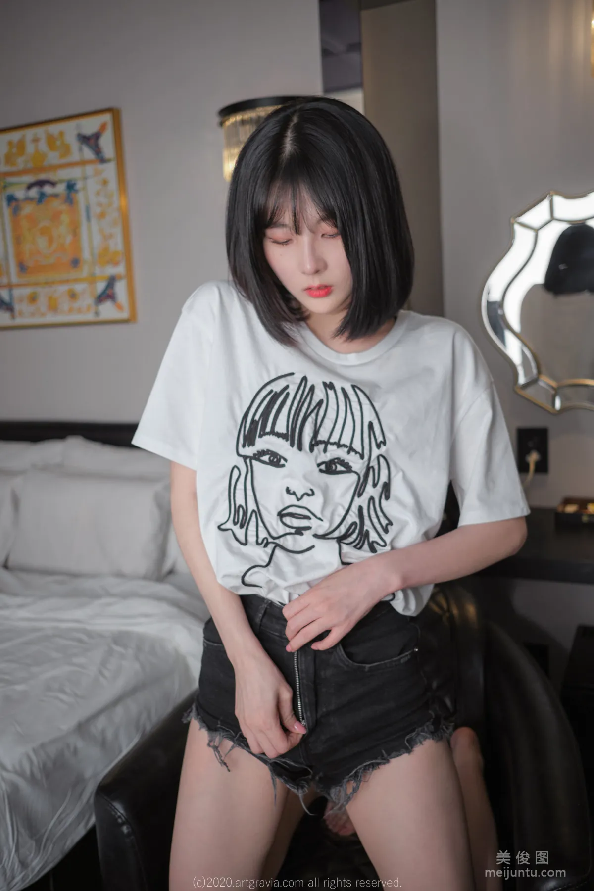 [ARTGRAVIA] VOL.181 Isabella - 熱褲妹子的誘惑 32