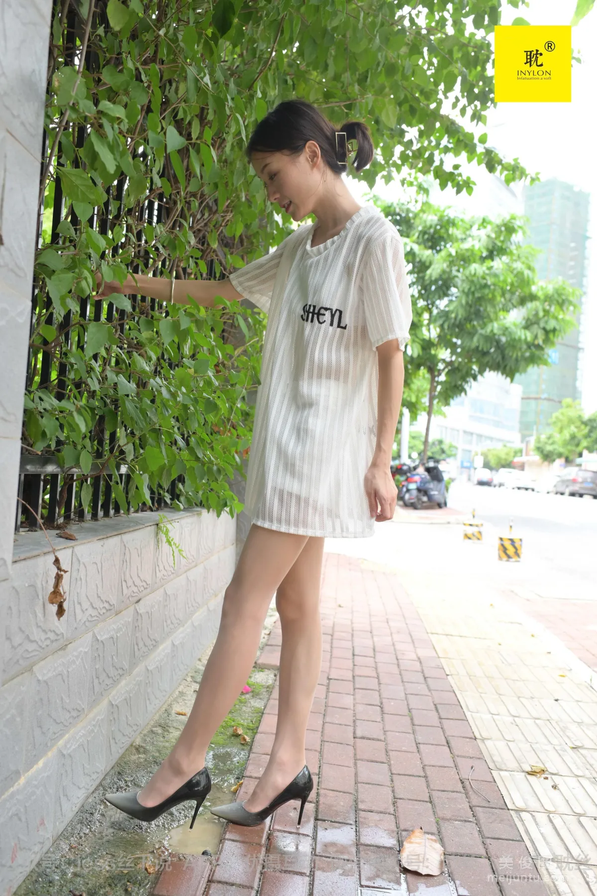 [IESS異思趣向]第N種幻想 孤單的周末③ 小六 小裙子+尖頭鞋+穿鞋玩水 絲襪套圖 85