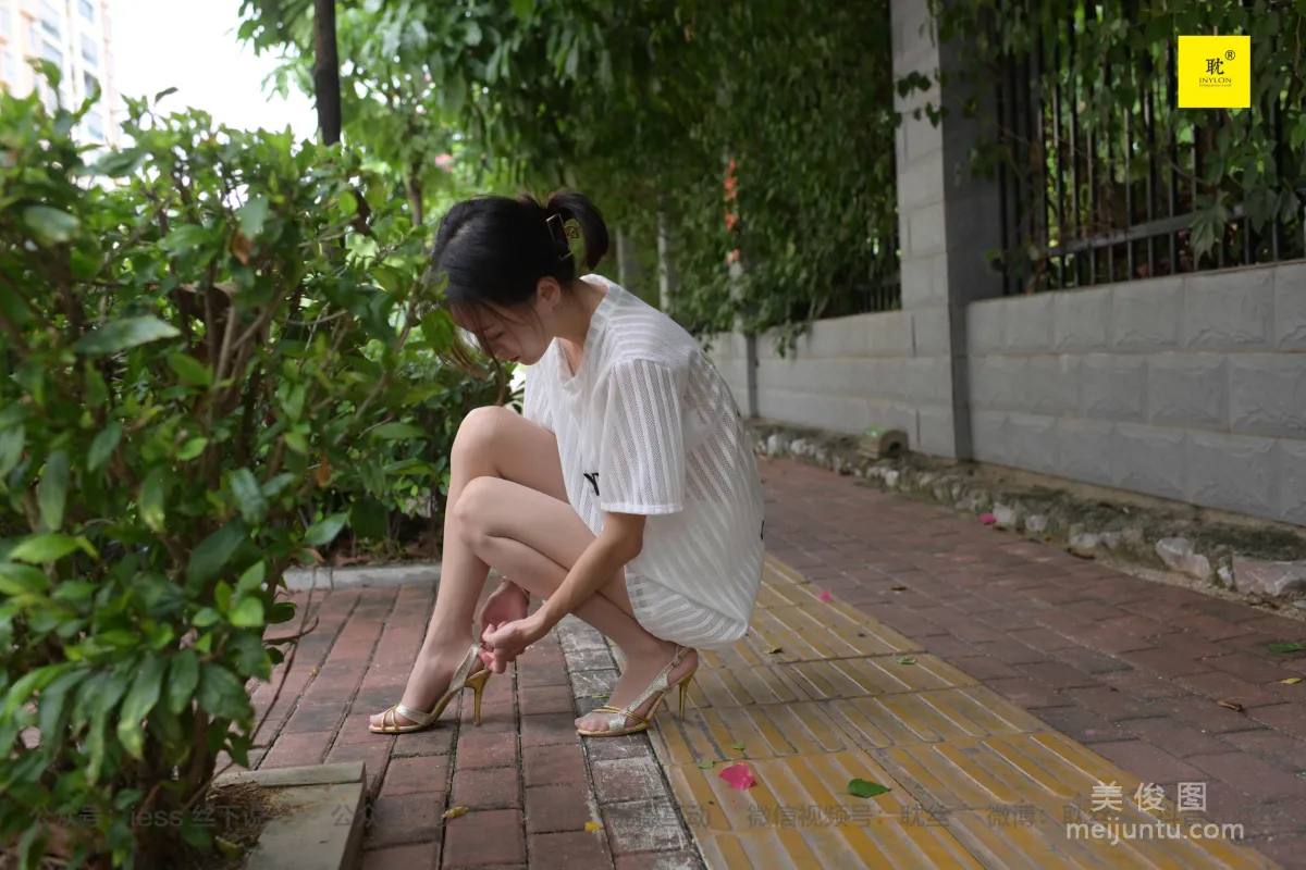 [IESS異思趣向]第N種幻想 孤單的周末② 小六 小裙子+魚嘴鞋+脫鞋玩水 42