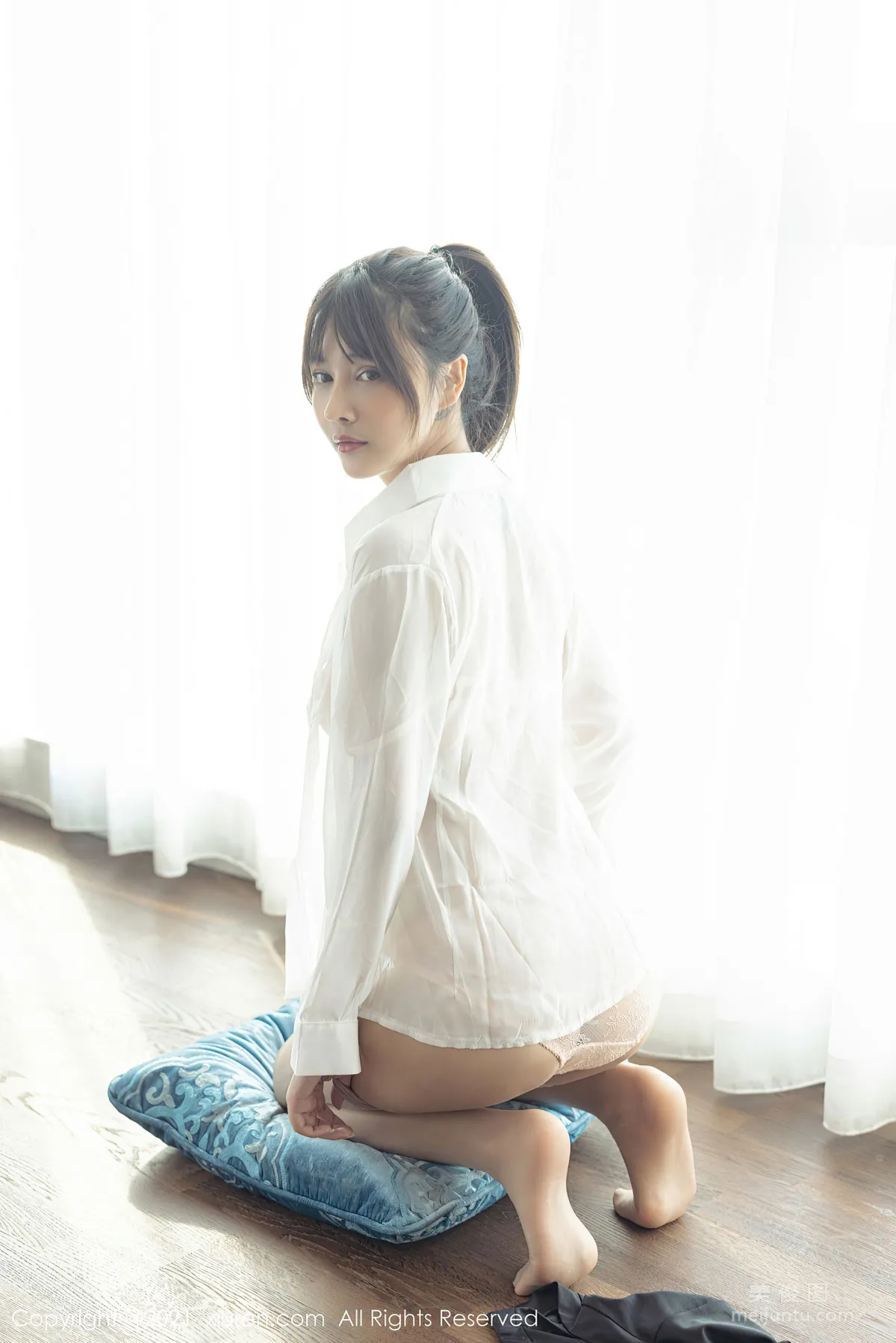 [秀人XiuRen] No.3793 萌奈子 - 經典動人的職業OL系列 43