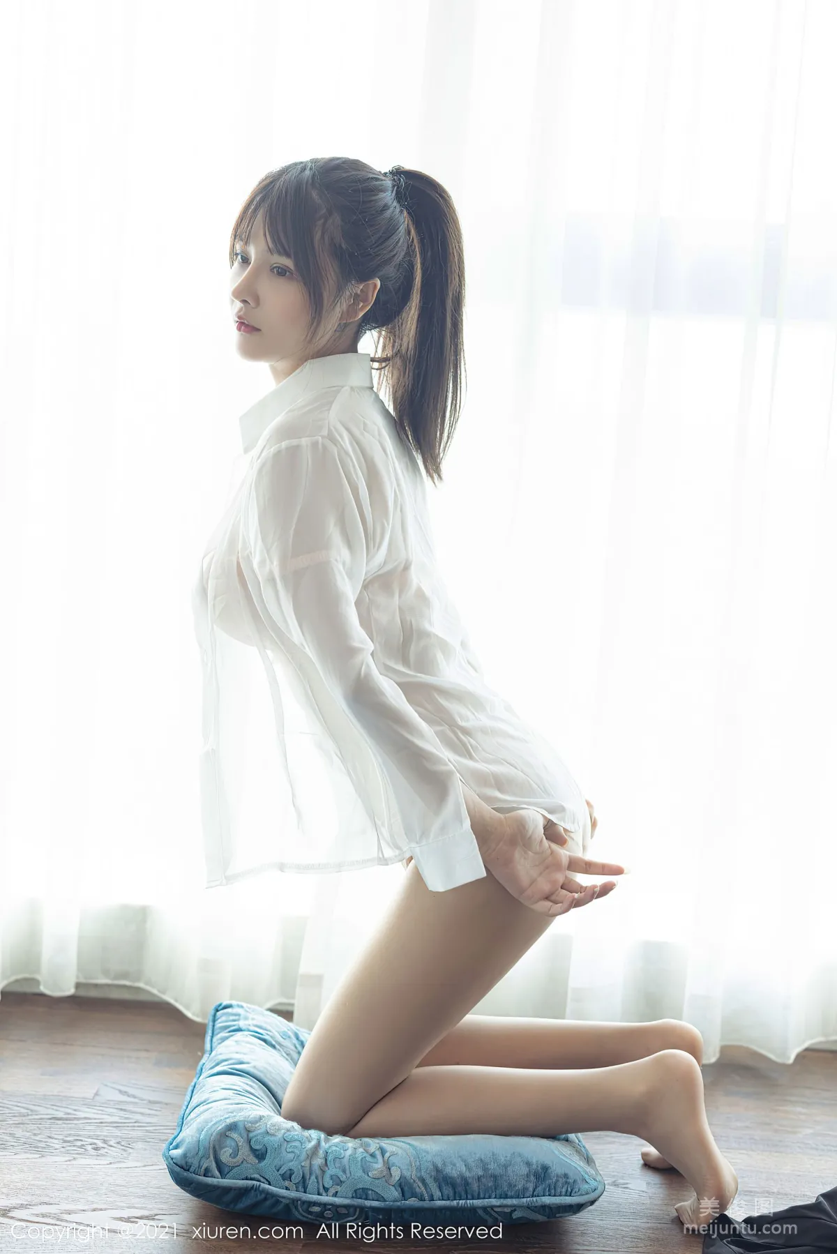 [秀人XiuRen] No.3793 萌奈子 - 經典動人的職業OL系列 41