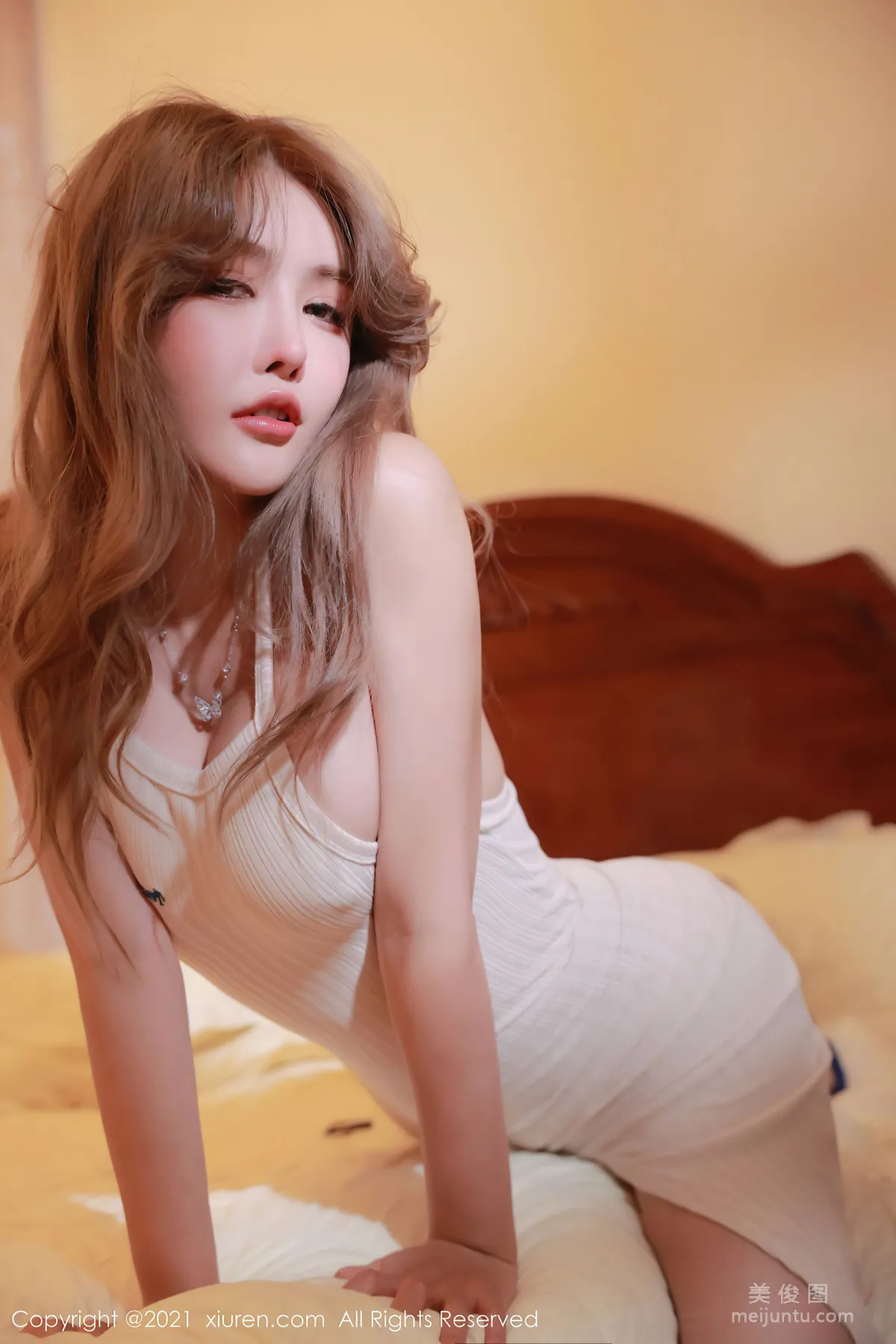 [秀人XiuRen] No.3789 肉晴MINI - 肉色吊裙、草莓内依與極緻朦胧絲襪 39