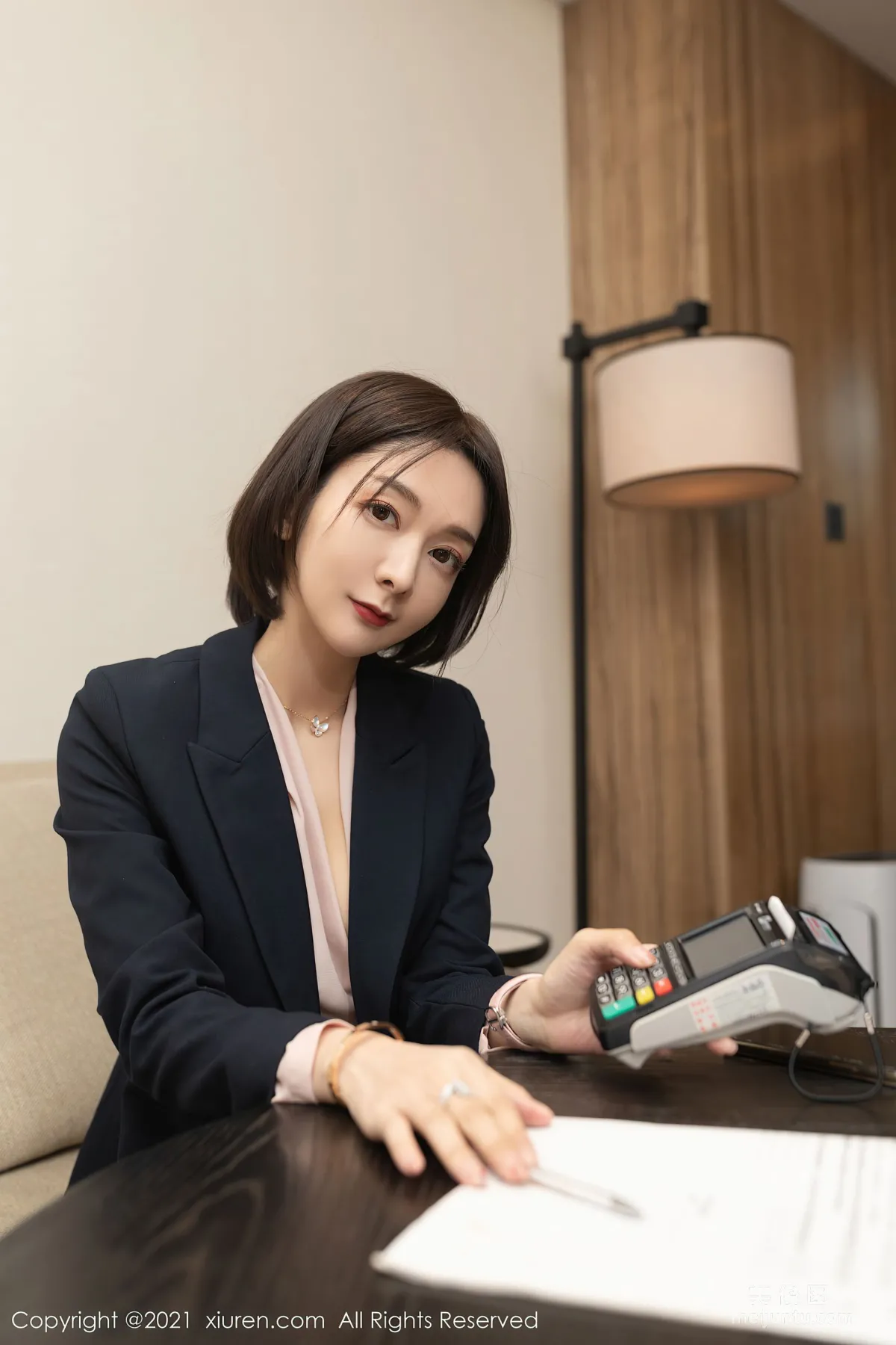 [秀人XiuRen] No.3745 Angela00 - 保險銷售主題系列 16