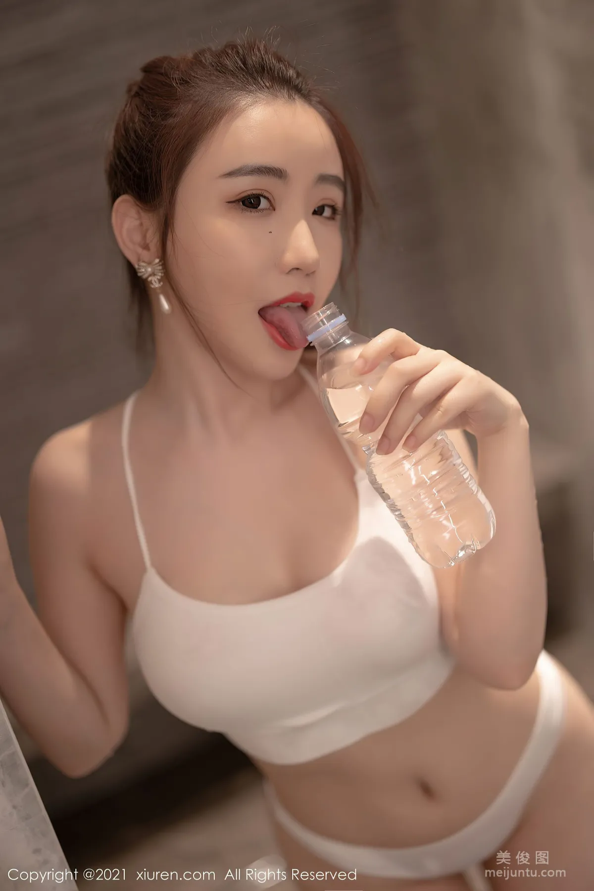 [秀人XiuRen] No.3755 Cherry绯月樱 - 紧身的服饰与吊带56