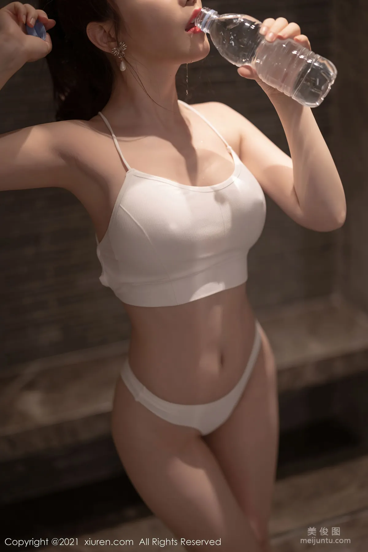 [秀人XiuRen] No.3755 Cherry绯月樱 - 紧身的服饰与吊带52