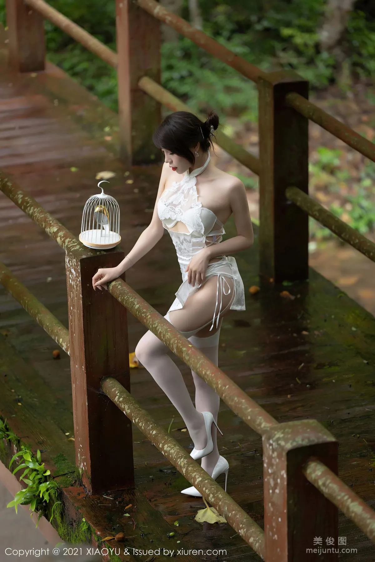 [語畫界XIAOYU] Vol.588 芝芝Booty - 山水林間佳人媚态生輝 28