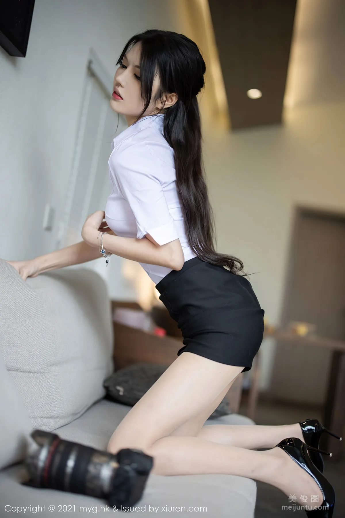 [美媛館MyGirl] Vol.572 媛媛醬belle - 經典的白襯衫黑短裙系列 11