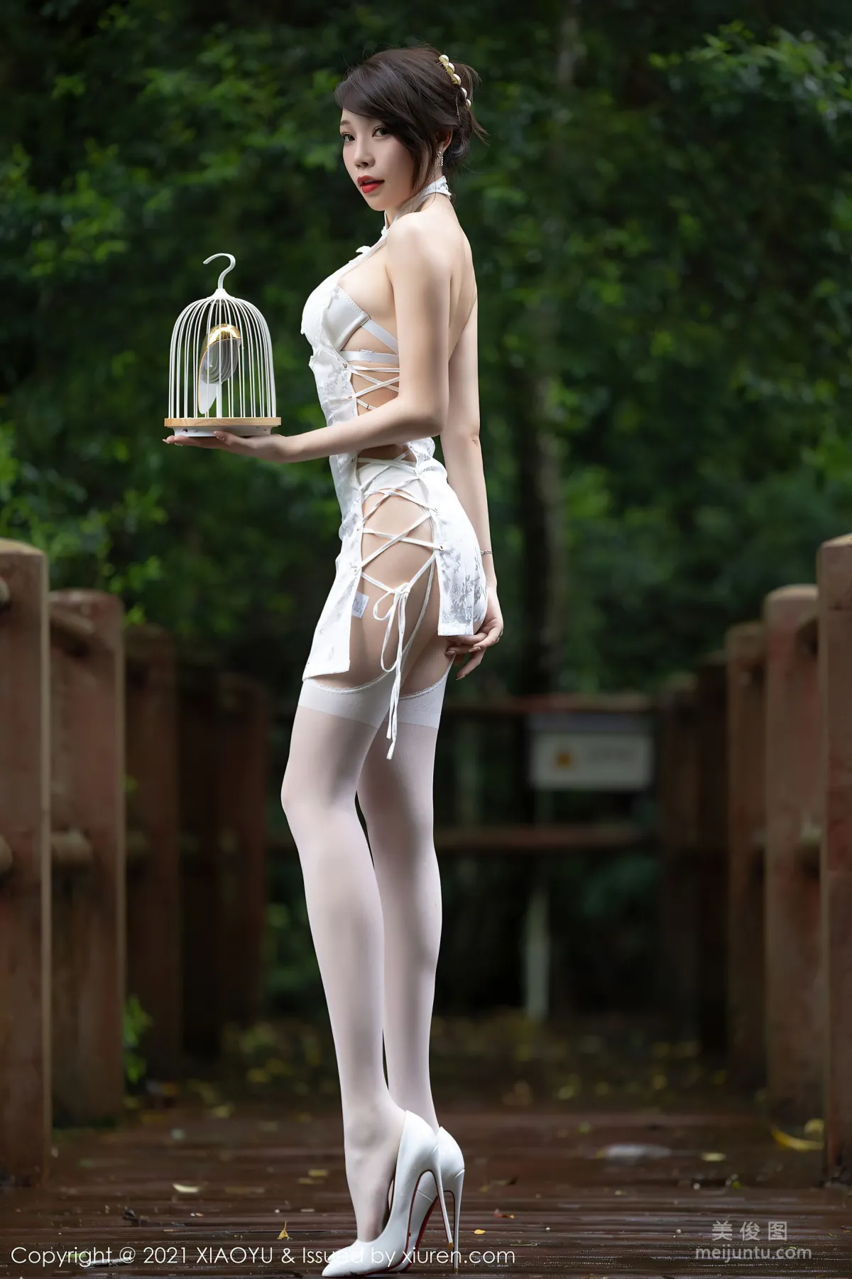 [語畫界XIAOYU] Vol.588 芝芝Booty - 山水林間佳人媚态生輝 35