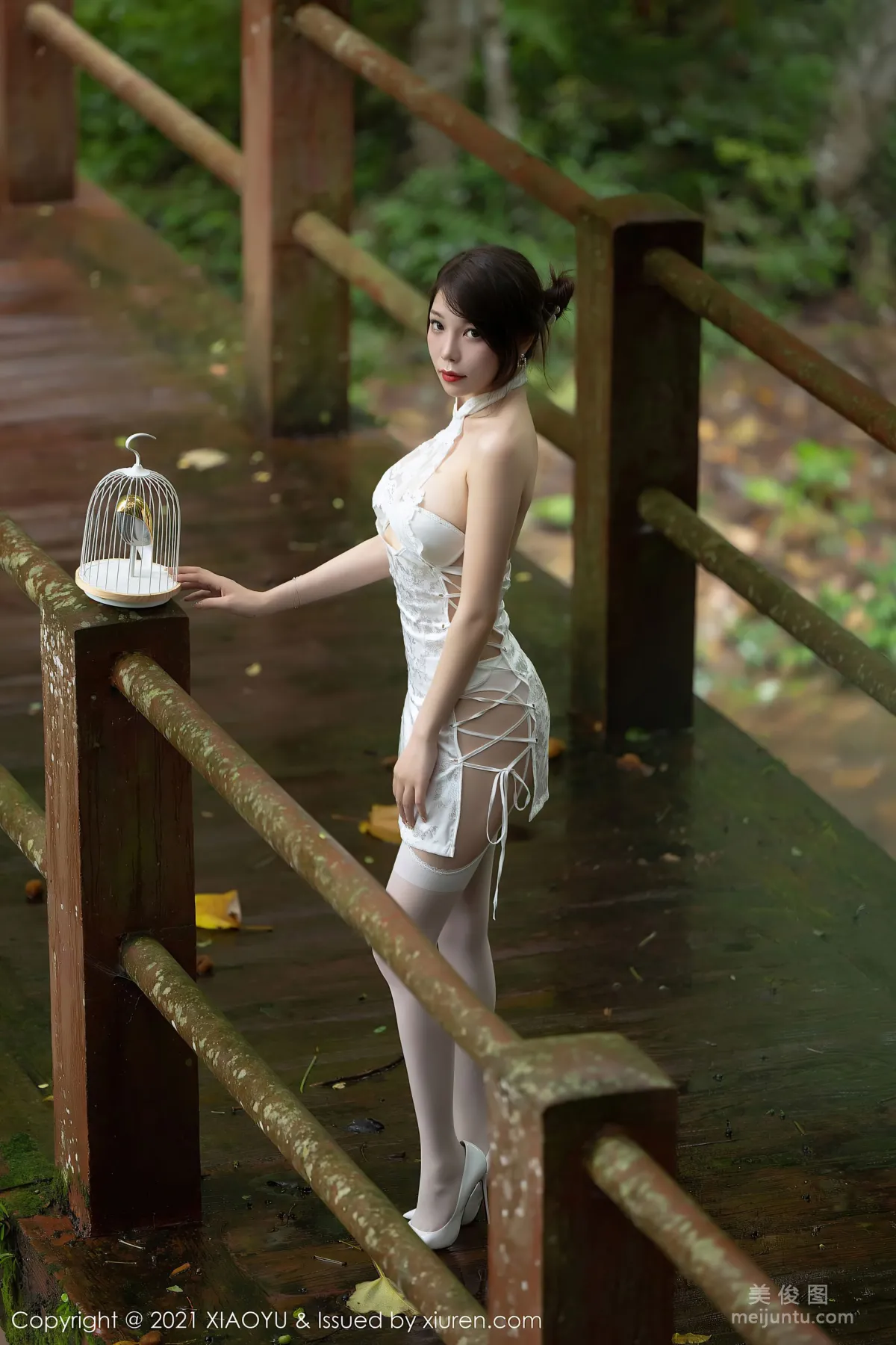 [語畫界XIAOYU] Vol.588 芝芝Booty - 山水林間佳人媚态生輝 26