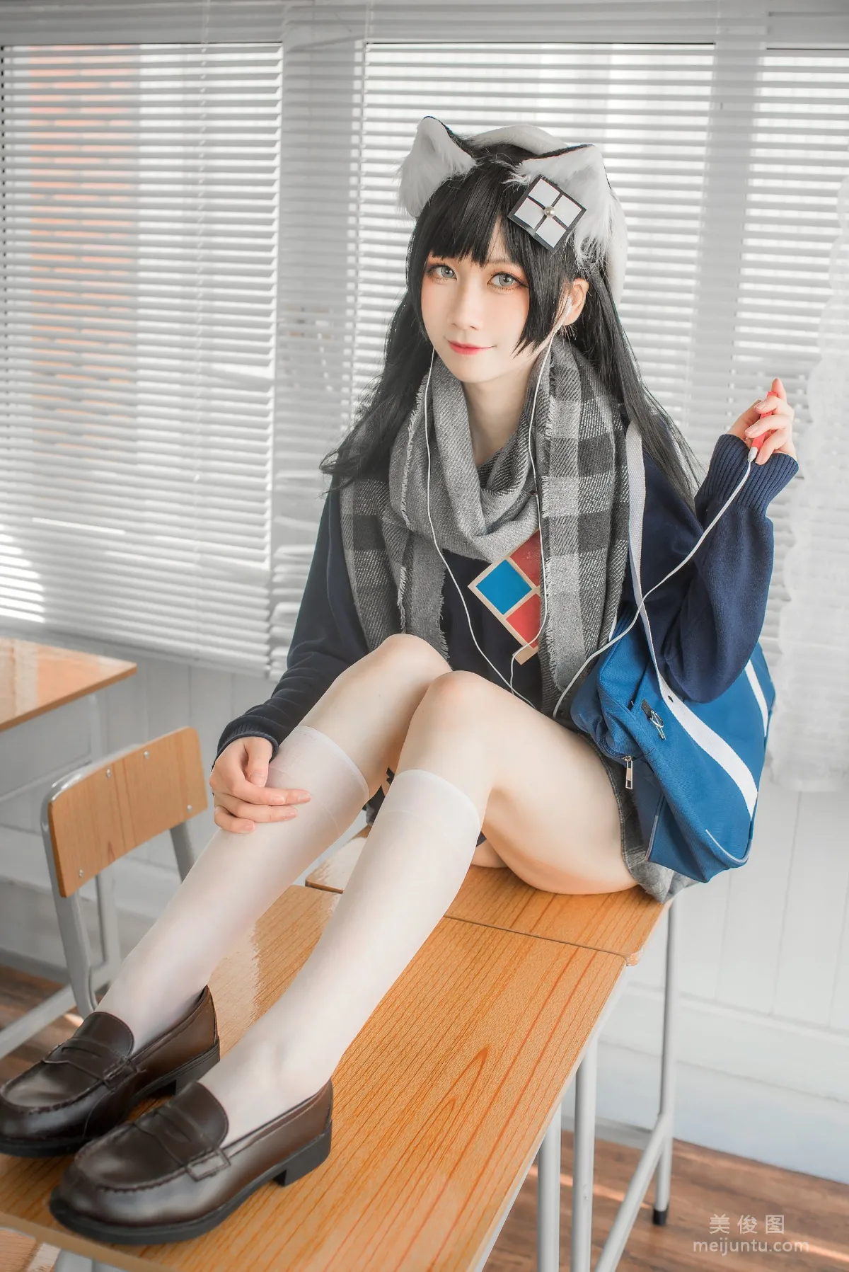 [網紅COSER寫真] izumi泉桃子 - 純白畢業季 11