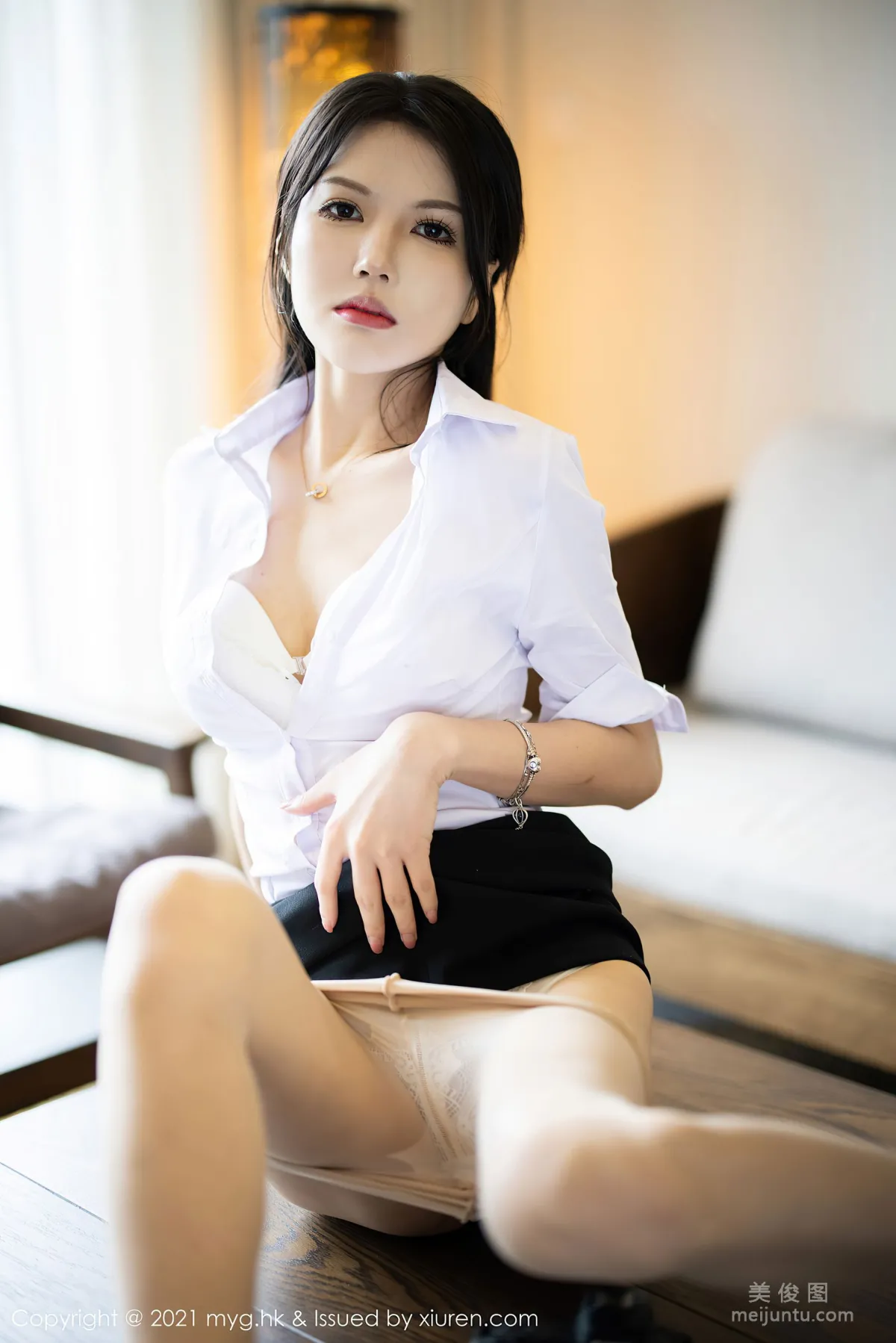 [美媛館MyGirl] Vol.572 媛媛醬belle - 經典的白襯衫黑短裙系列 39