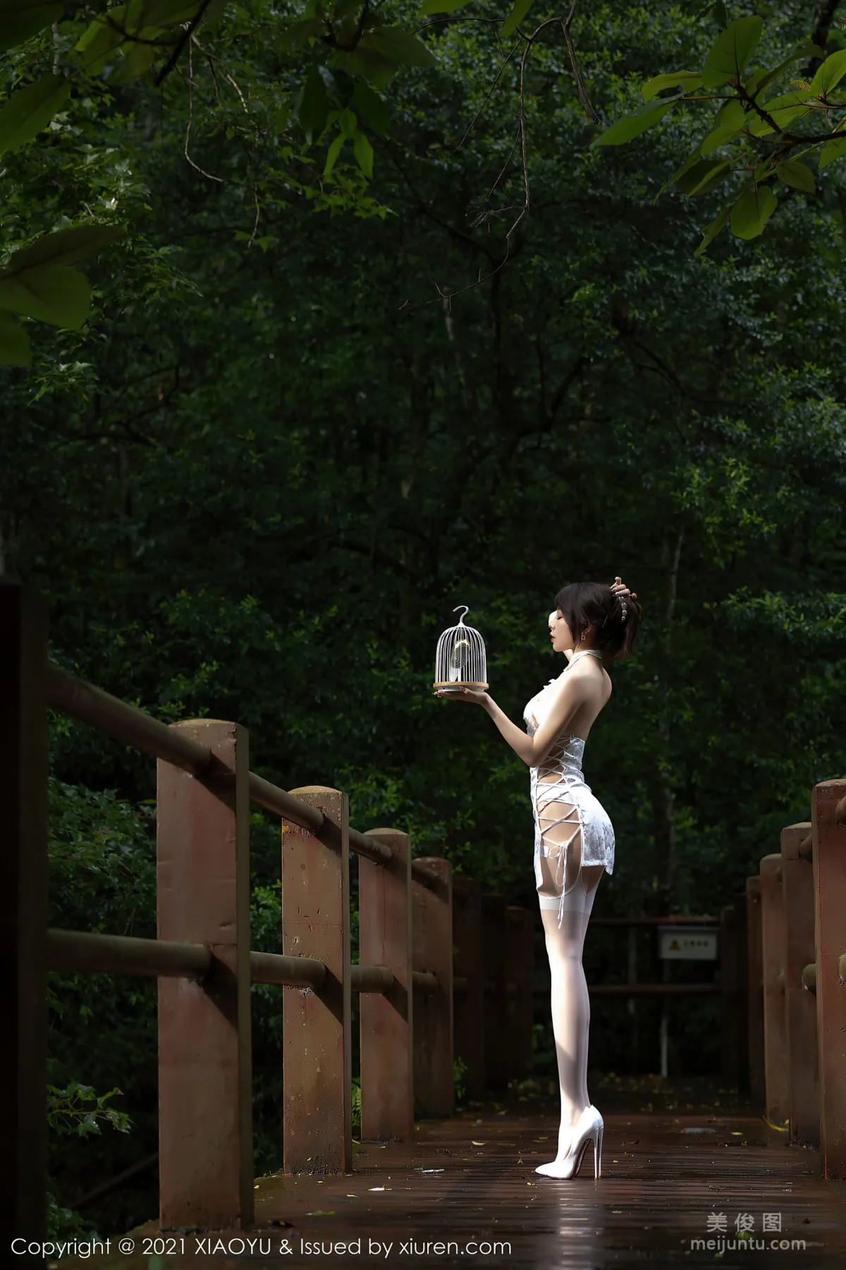 [語畫界XIAOYU] Vol.588 芝芝Booty - 山水林間佳人媚态生輝 38