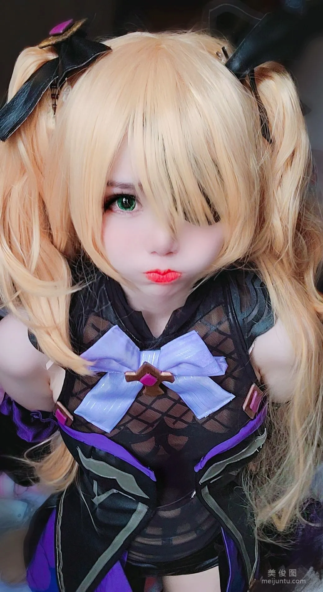 [網紅COSER] Sally Dorasnow - Fischl Selfie 14
