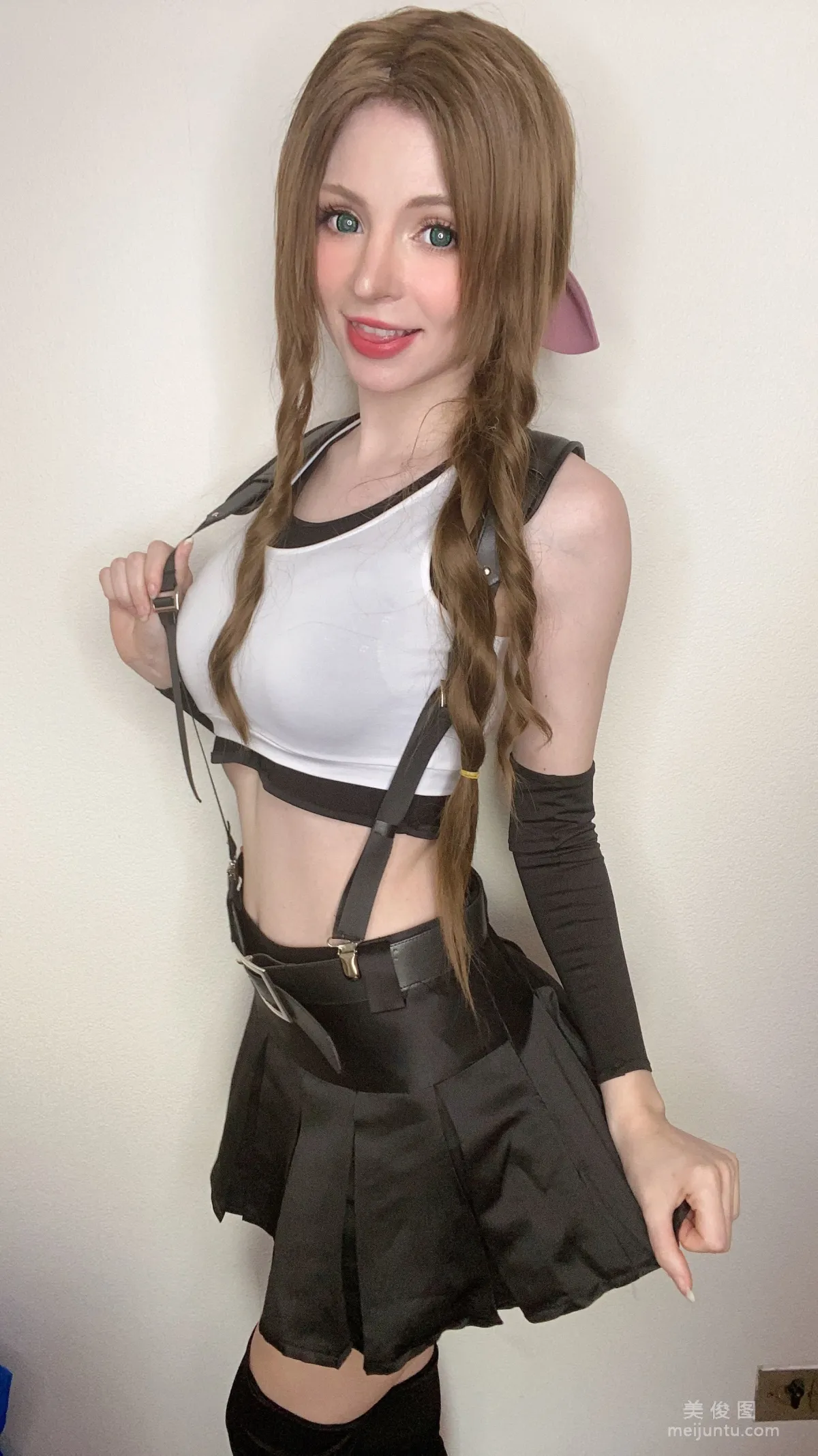 [網紅COSER] Peach milky - Aerith Tifa Swap 65