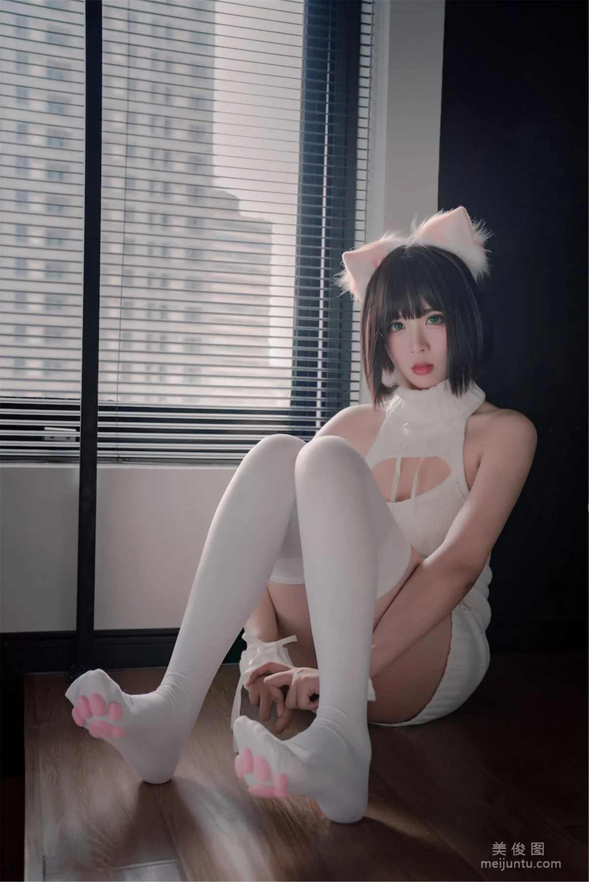 [網紅COSER] 軒蕭學姐 - 貓爪襪 26