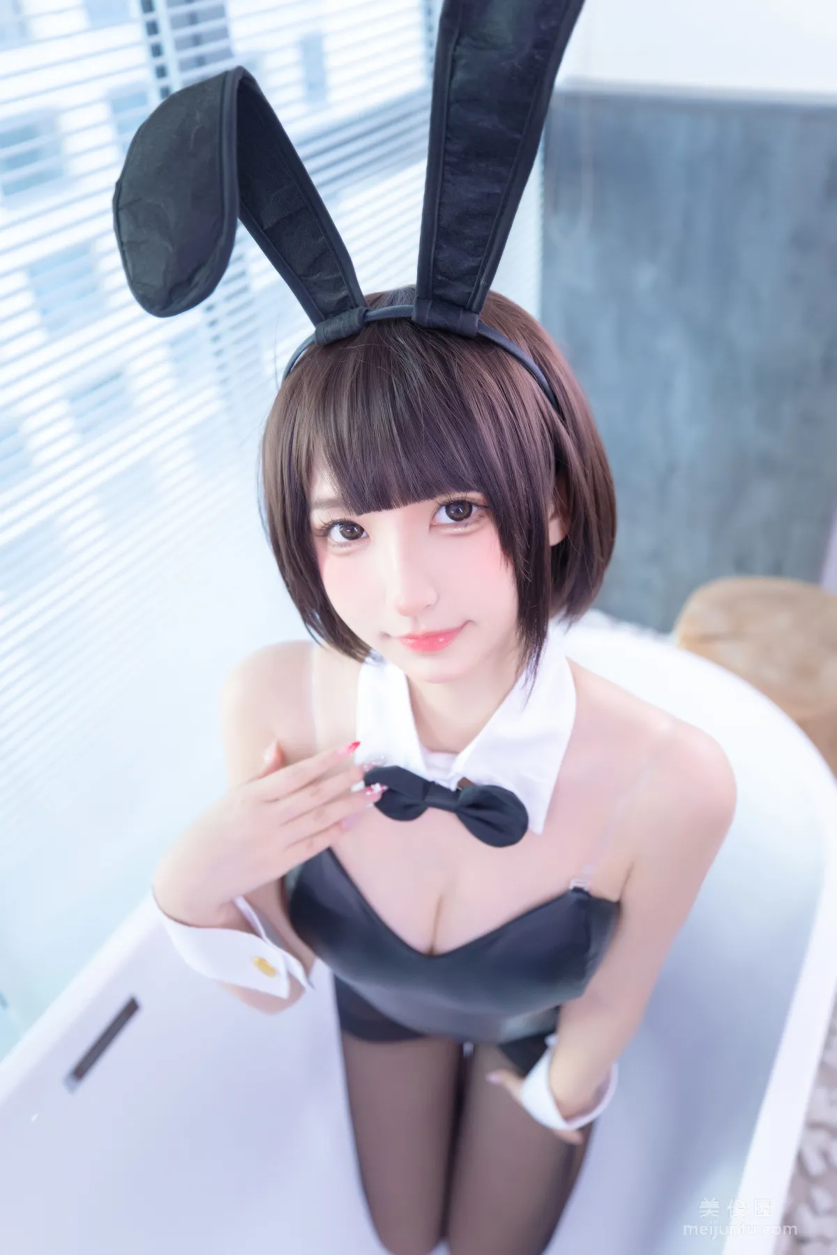 [網紅COSER] 蘿莉神楽闆真冬之バニーバブル 32