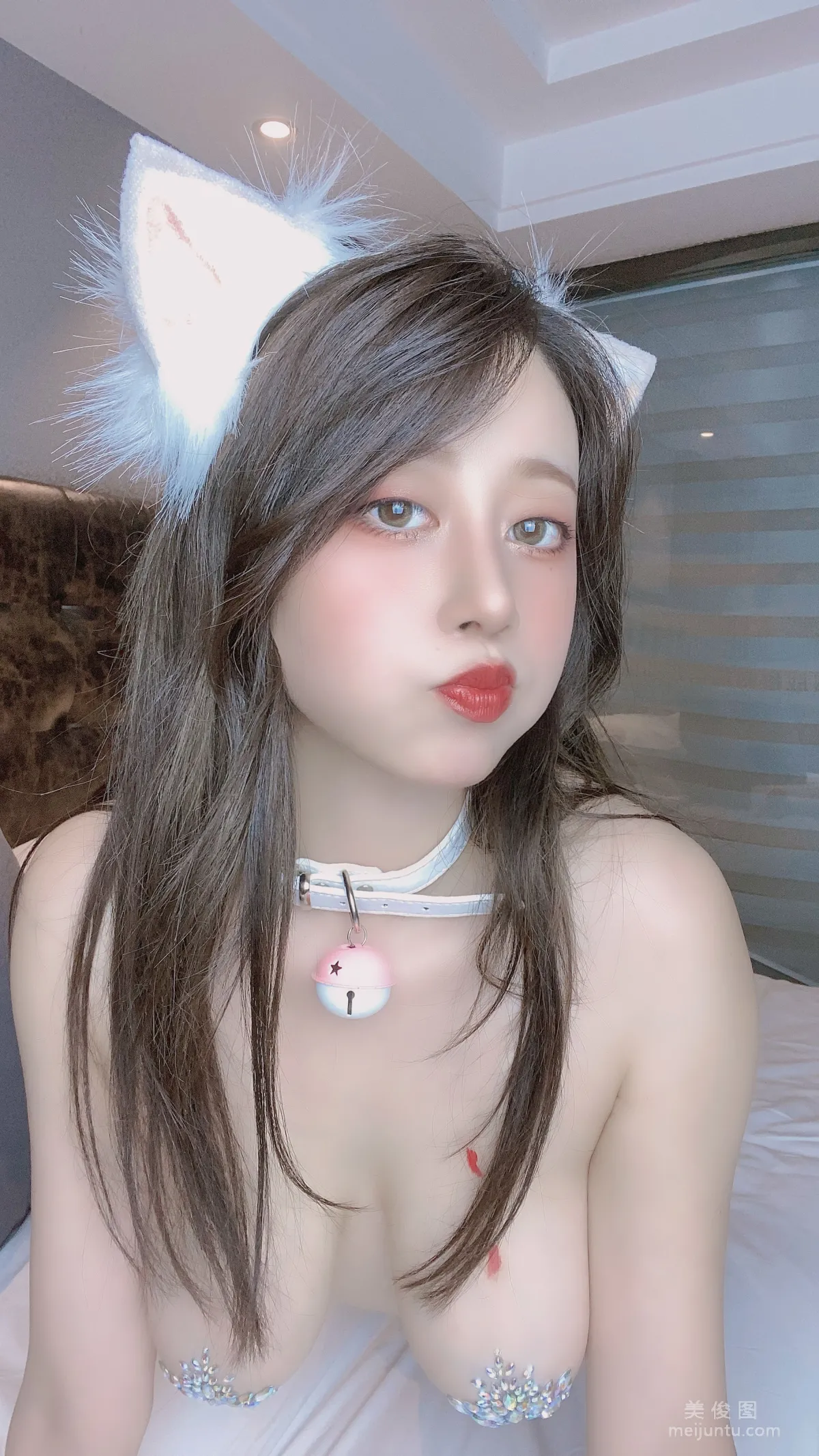 [網紅COSER] 萌妹奈汐醬nice - 蕾絲白狐 12