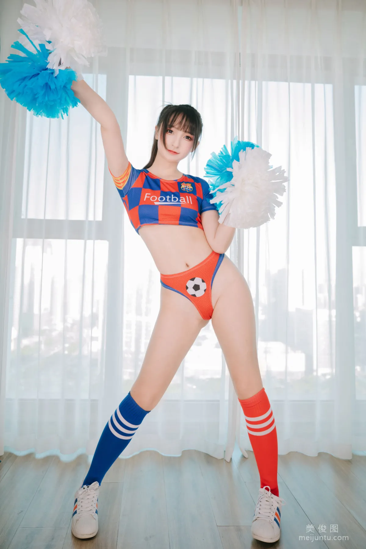 [網紅COSER] 蘿莉神楽闆真冬 之 拉拉隊少女 102