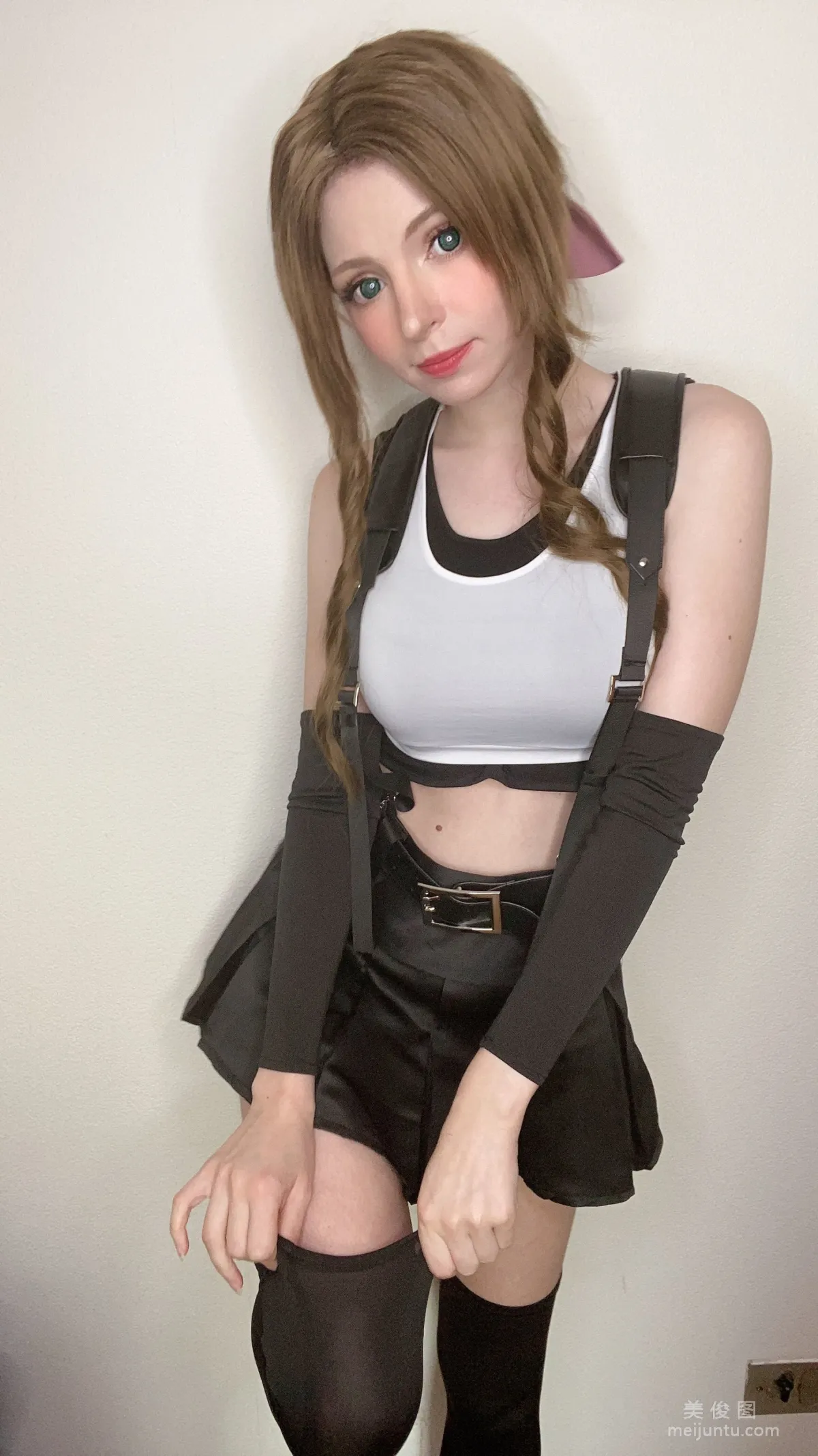[網紅COSER] Peach milky - Aerith Tifa Swap 38
