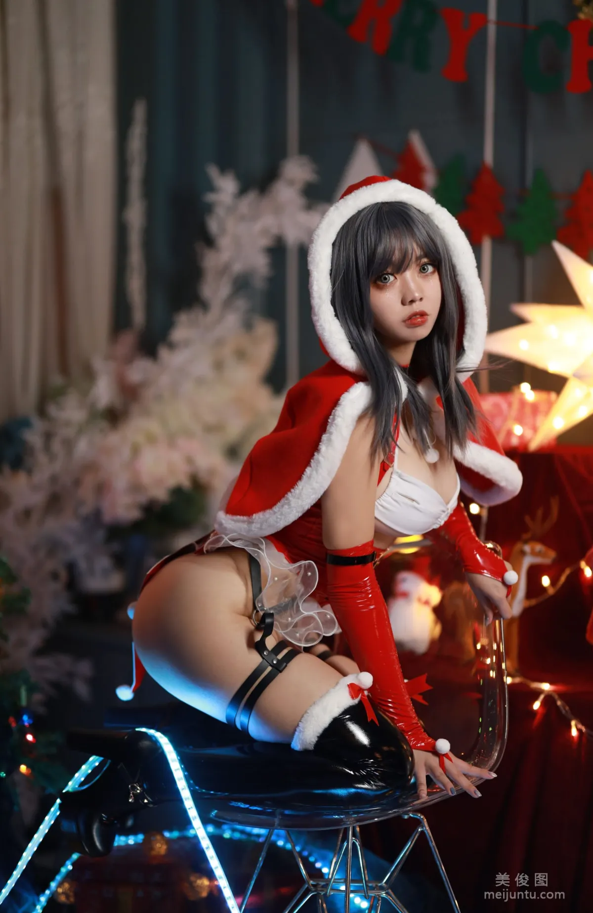 [网红COSER] 啊日日_Ganlory - 圣诞30