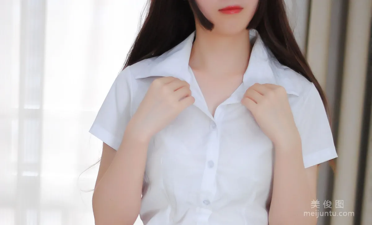 [网红COSER] 白露很白 - OL教室48