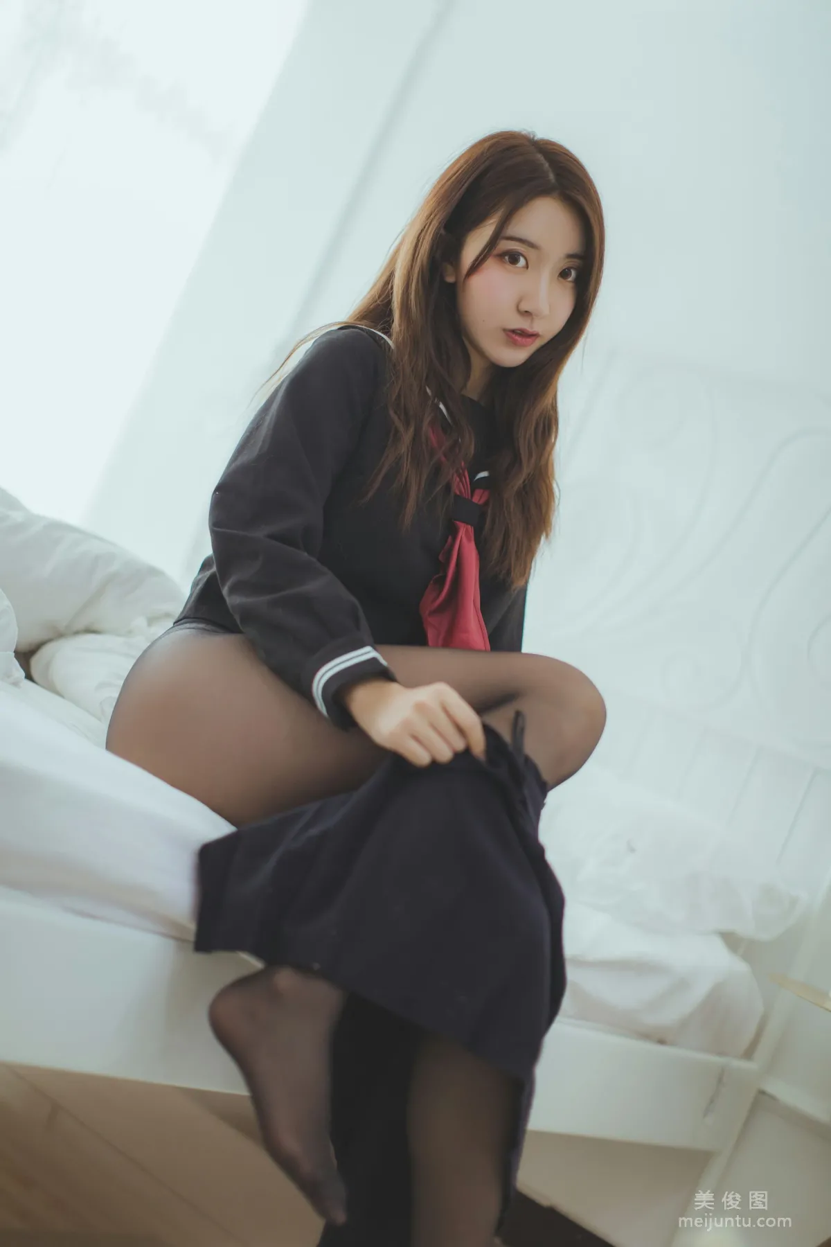 [丽丝映像GIRLISS]  《丝滑情节的教师》 写真集126