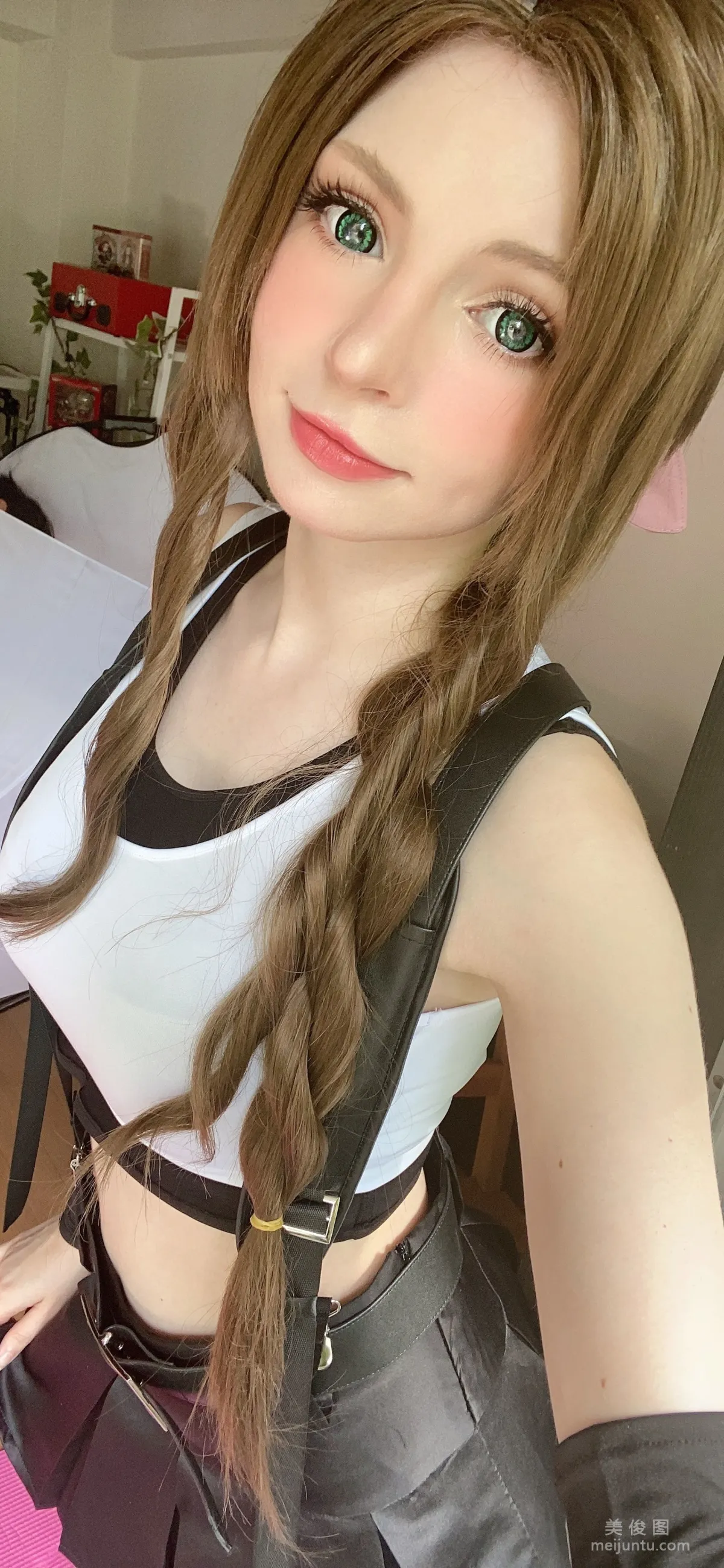 [網紅COSER] Peach milky - Aerith Tifa Swap 18