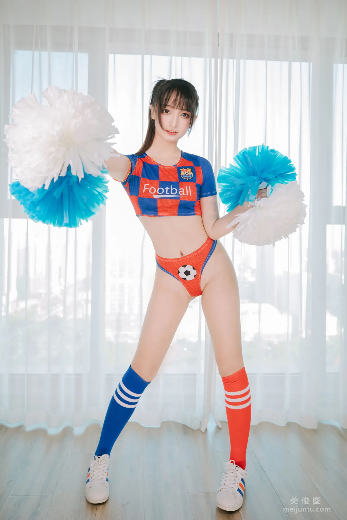 [網紅COSER] 蘿莉神楽闆真冬 之 拉拉隊少女 99