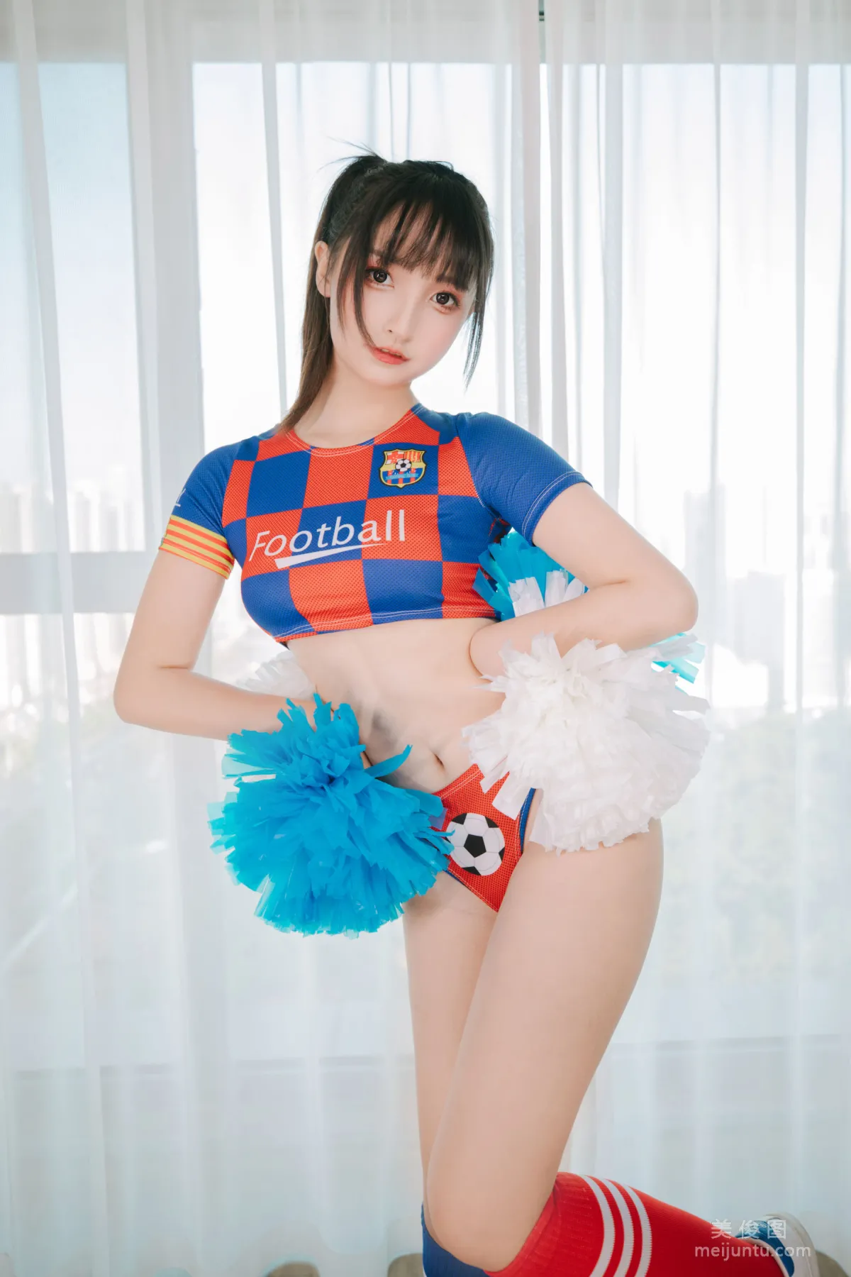 [網紅COSER] 蘿莉神楽闆真冬 之 拉拉隊少女 106