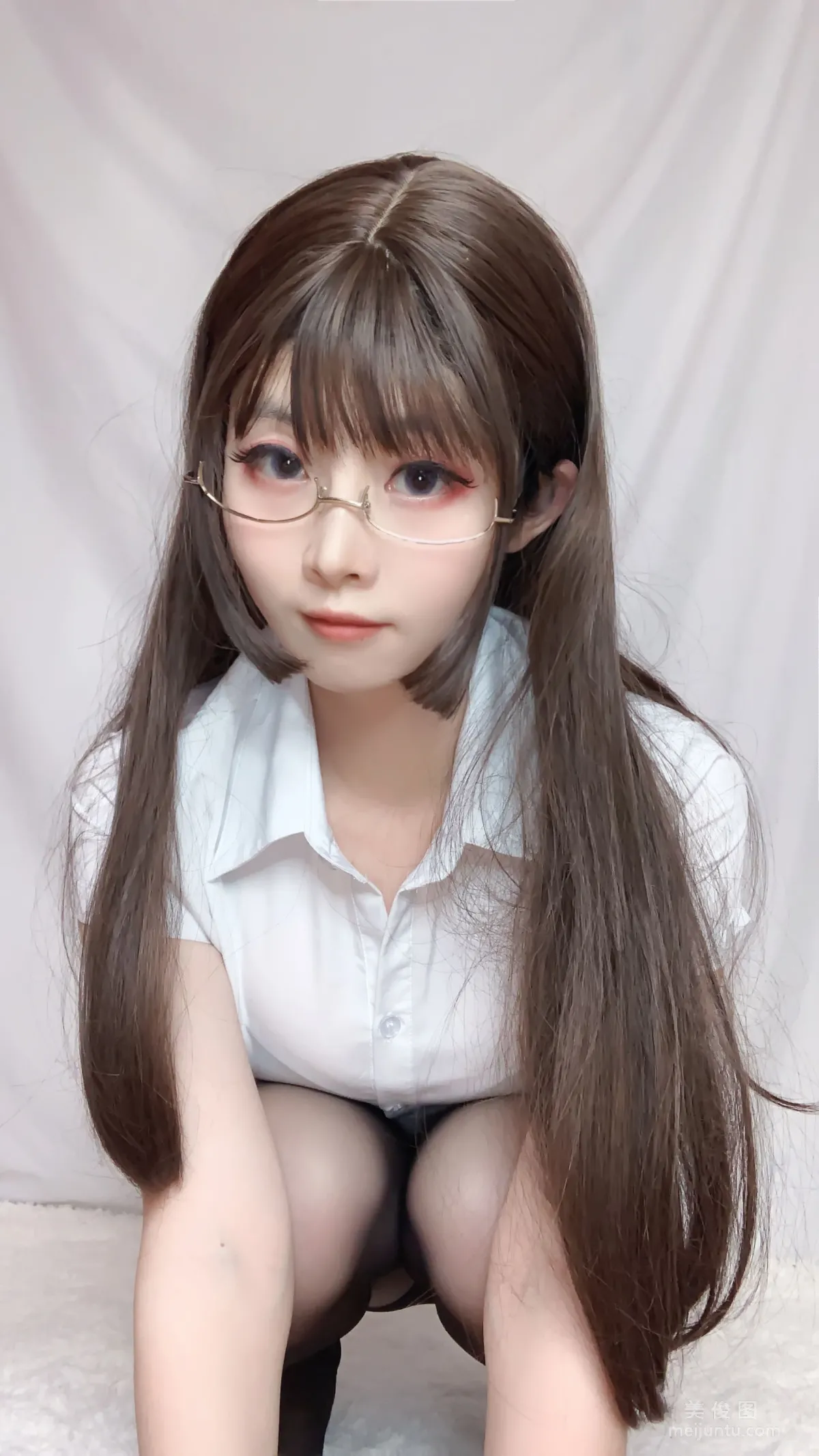[网红COSER] 白露很白 - OL教室61