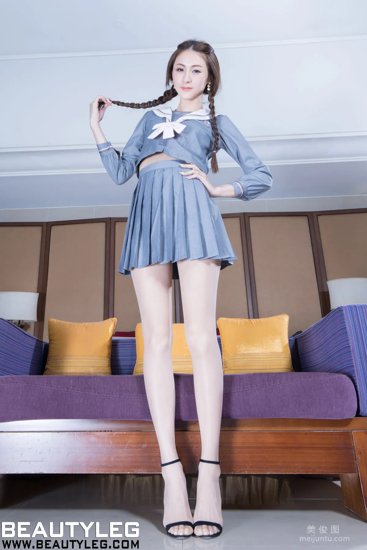 Lola雪岑《肉絲襪制服美腿》 [Beautyleg] No.1911 寫真集 2