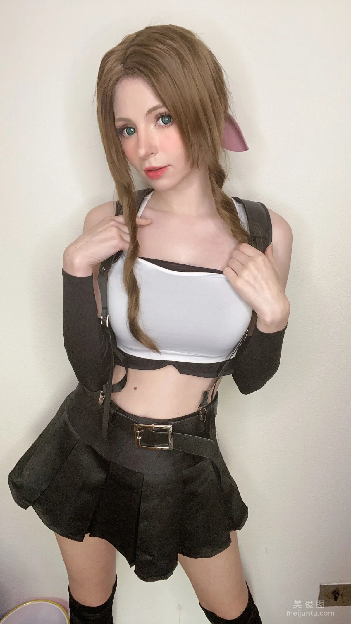 [網紅COSER] Peach milky - Aerith Tifa Swap 32