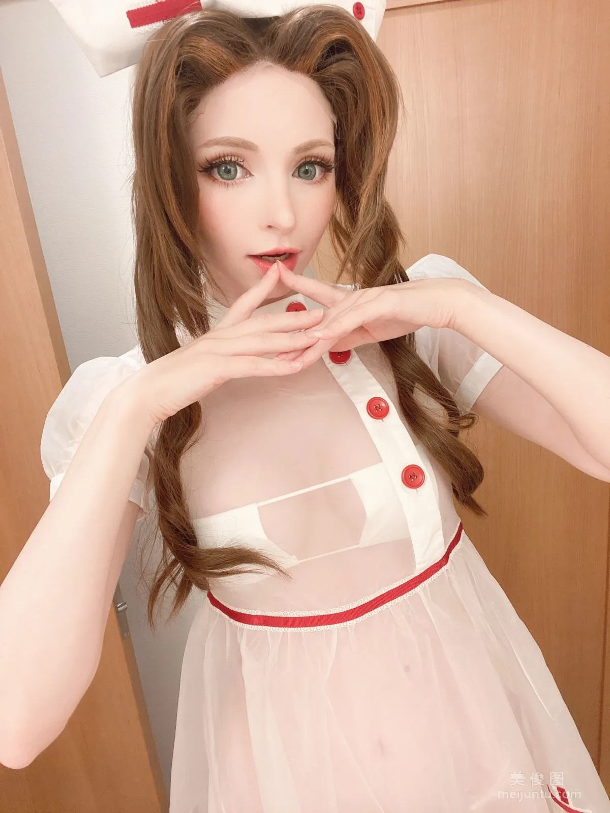 [網紅COSER] Peach milky - 愛麗絲護士 34