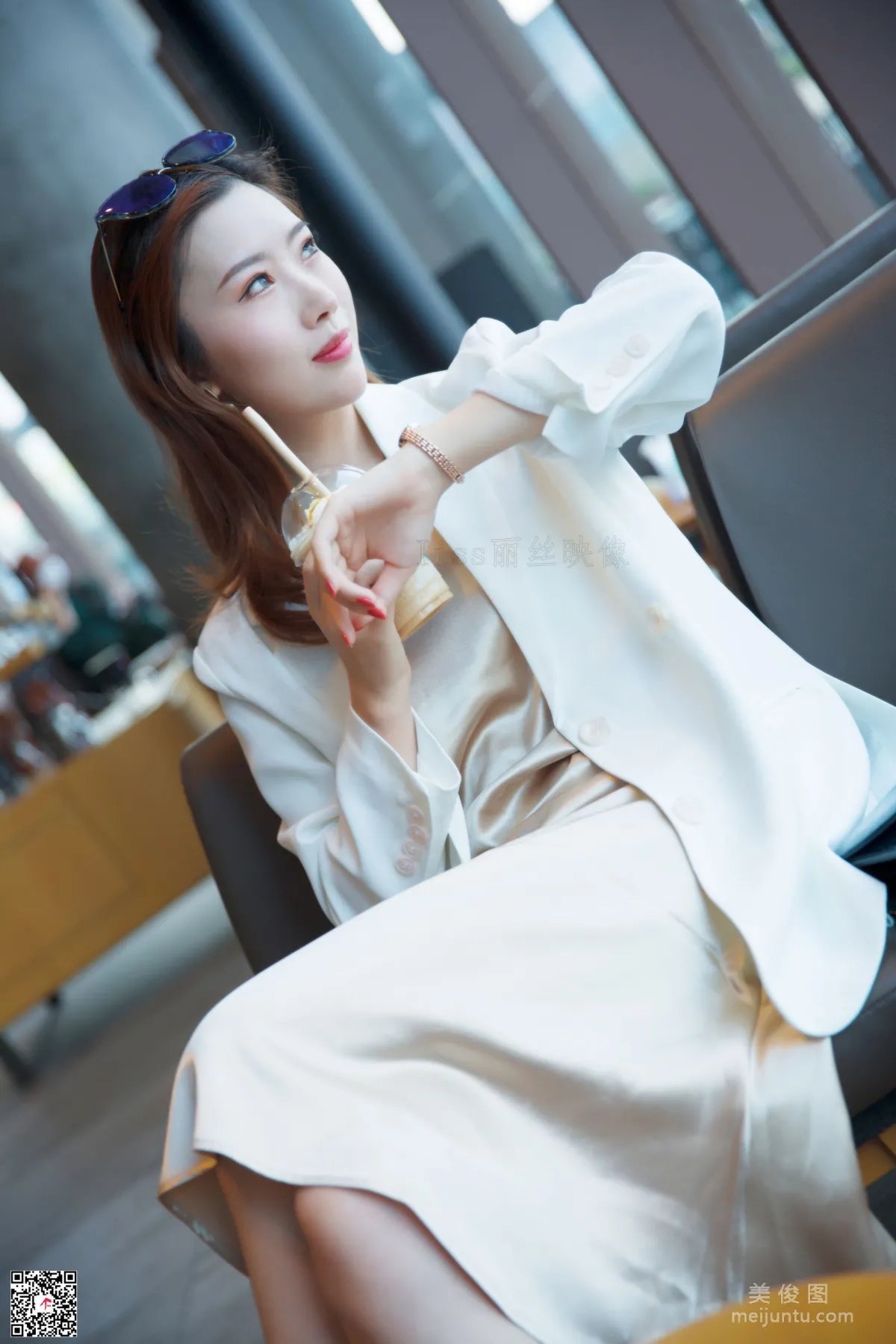 [丽丝映像GIRLISS]  《对白领同事的非分之想》 写真集4
