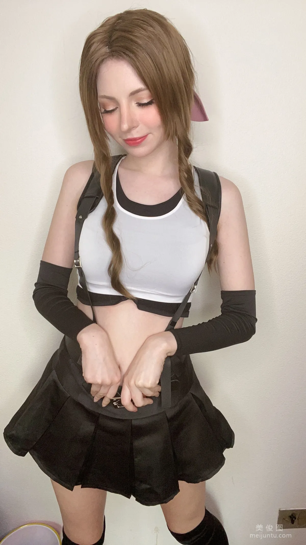 [網紅COSER] Peach milky - Aerith Tifa Swap 33