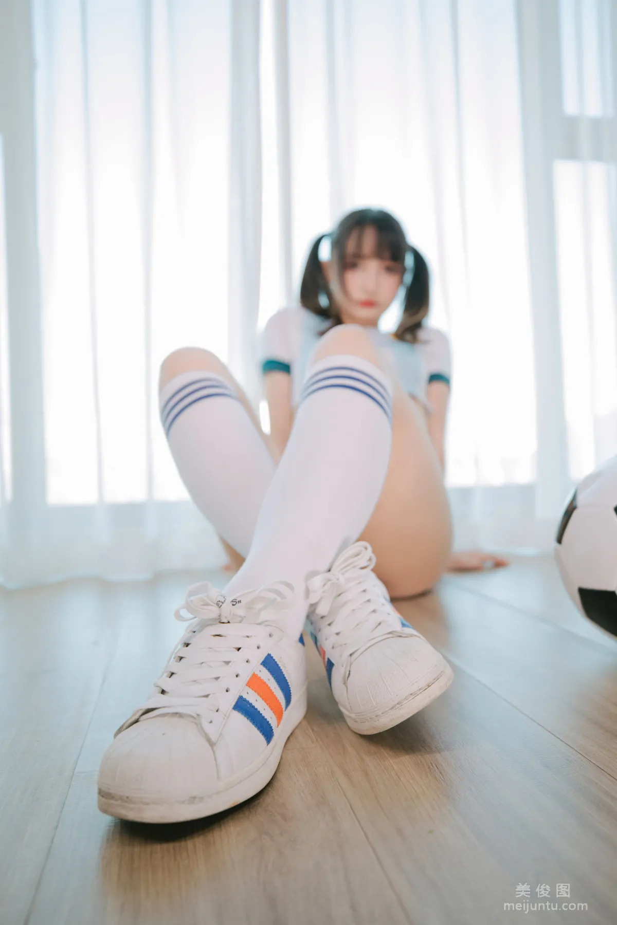 [網紅COSER] 蘿莉神楽闆真冬 之 拉拉隊少女 64
