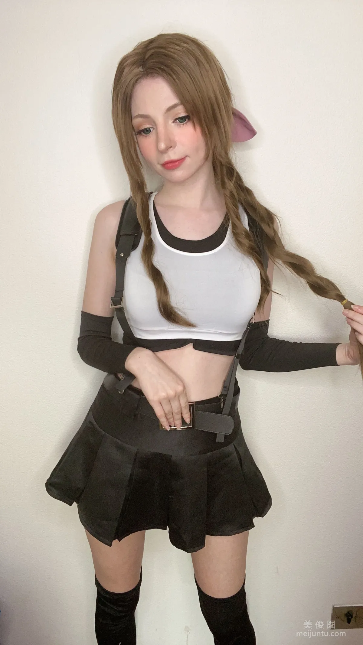 [網紅COSER] Peach milky - Aerith Tifa Swap 48