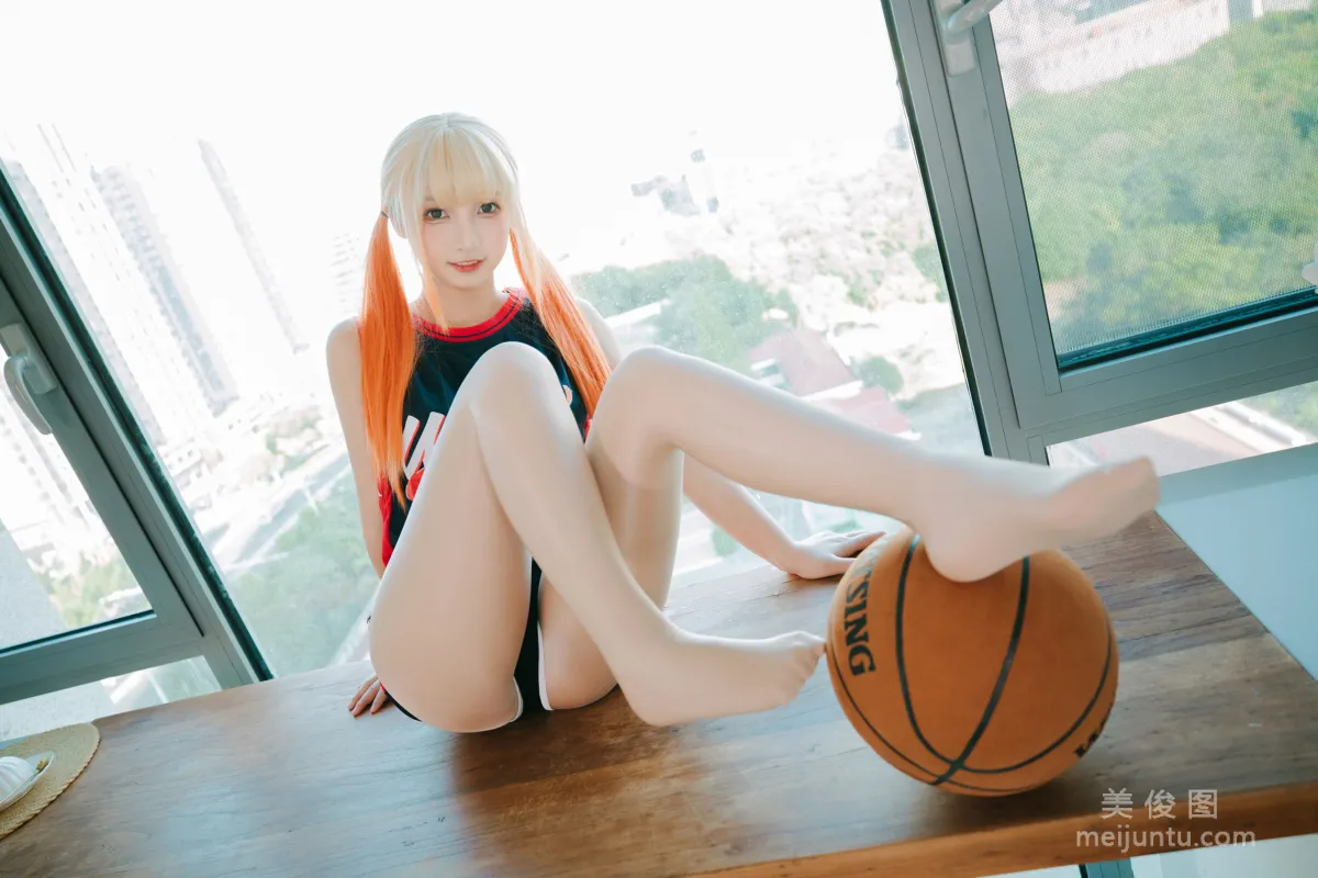 [網紅COSER] 蘿莉神楽闆真冬 之 拉拉隊少女 28