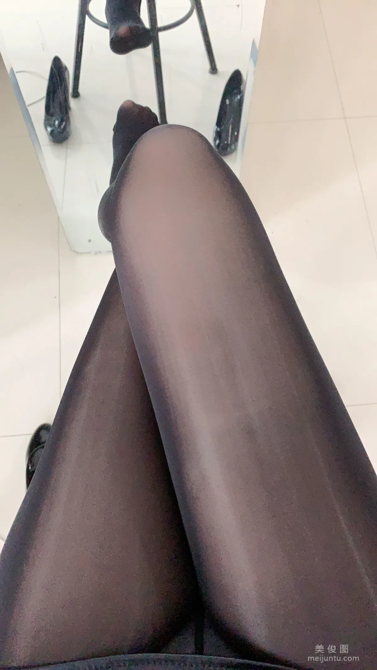 [网红COSER] 白露很白 - OL教室84