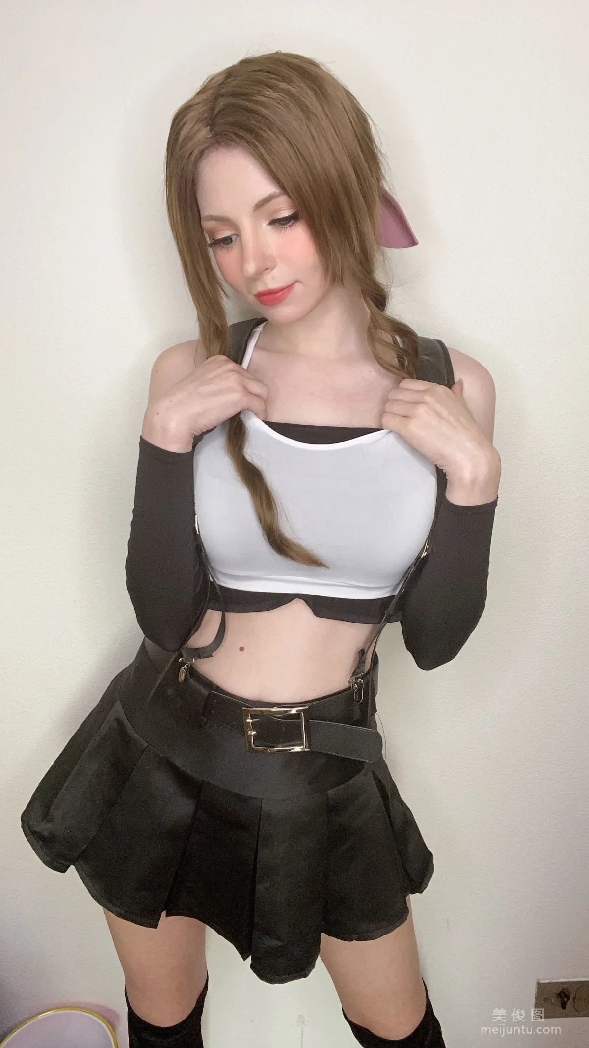 [網紅COSER] Peach milky - Aerith Tifa Swap 31