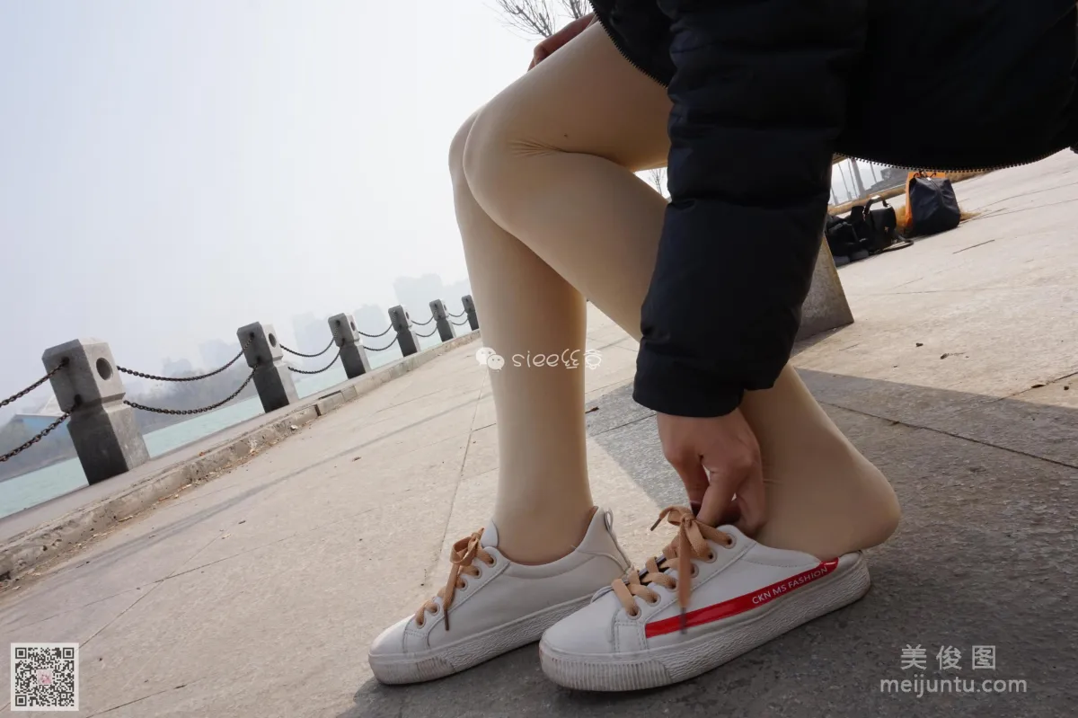 [丝意SIEE] No.062 琦琦 《肉丝白鞋最配》 写真集1